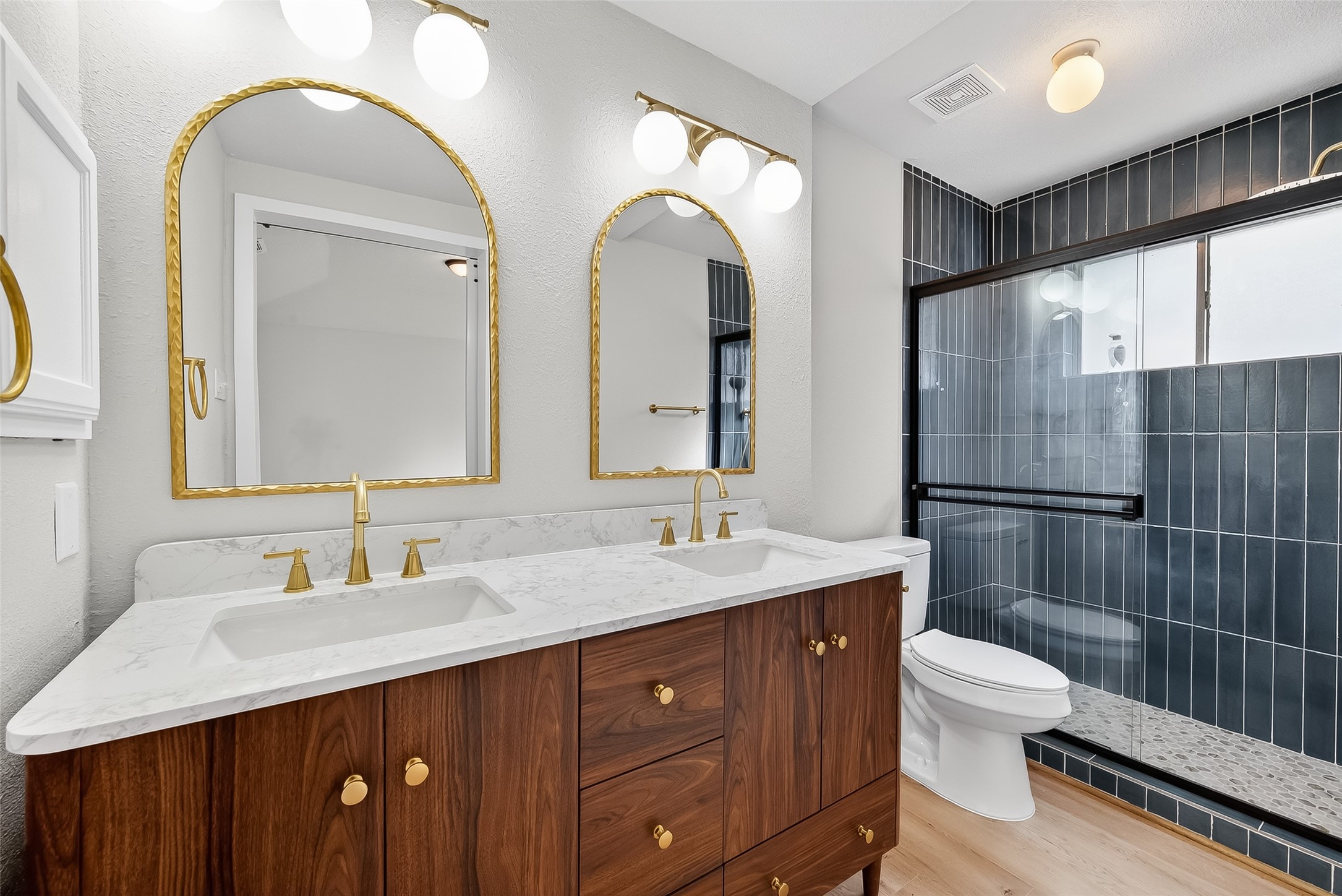 5530 Oak Falls Drive Property Photo 33