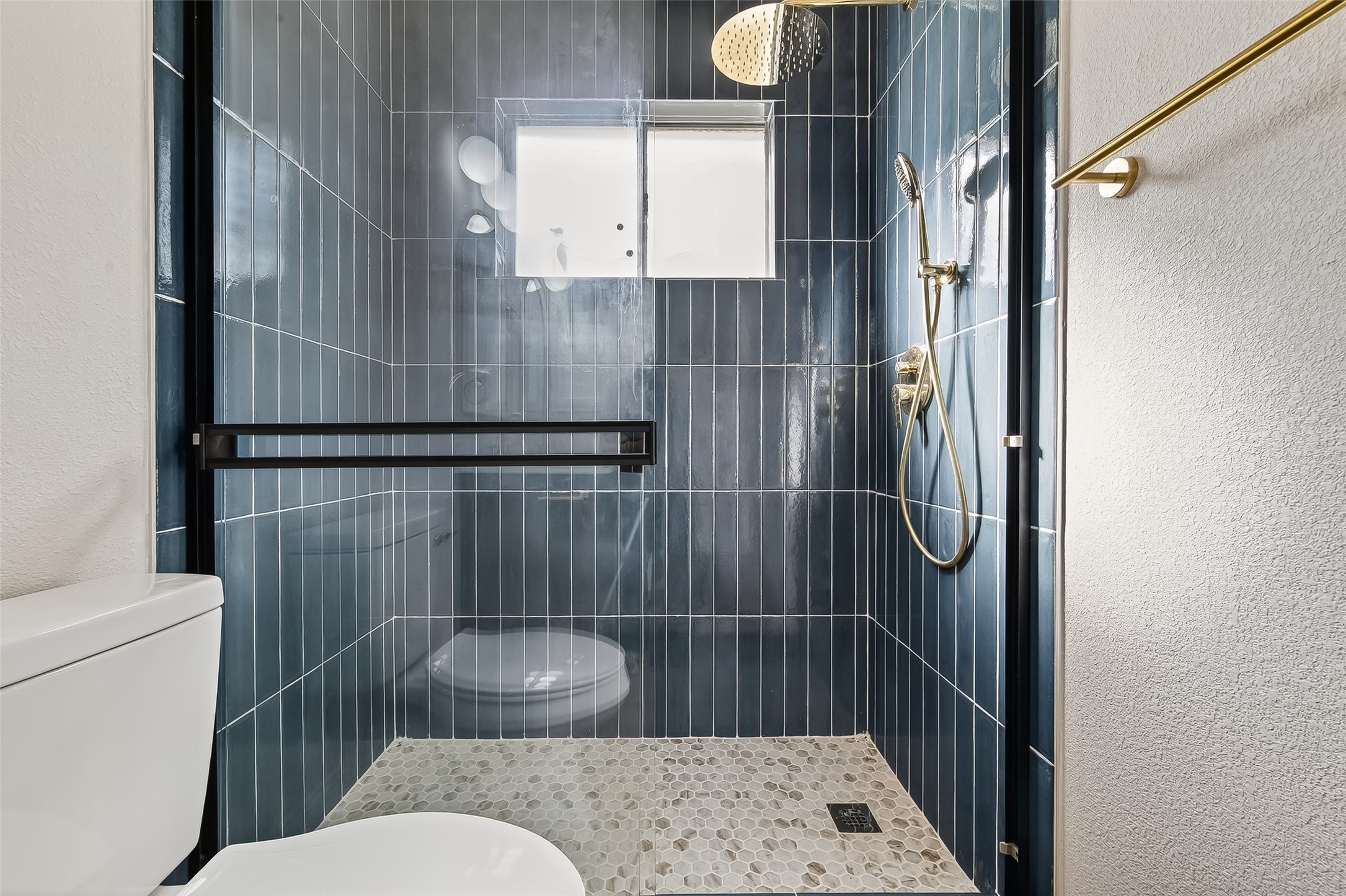 5530 Oak Falls Drive Property Photo 34