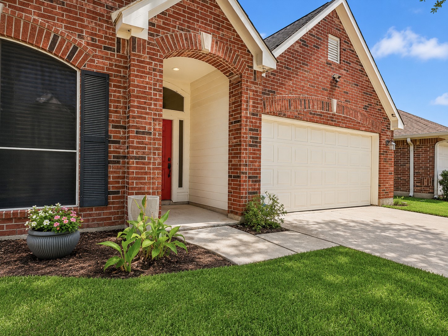 6114 Menor Crest Drive Property Photo 4