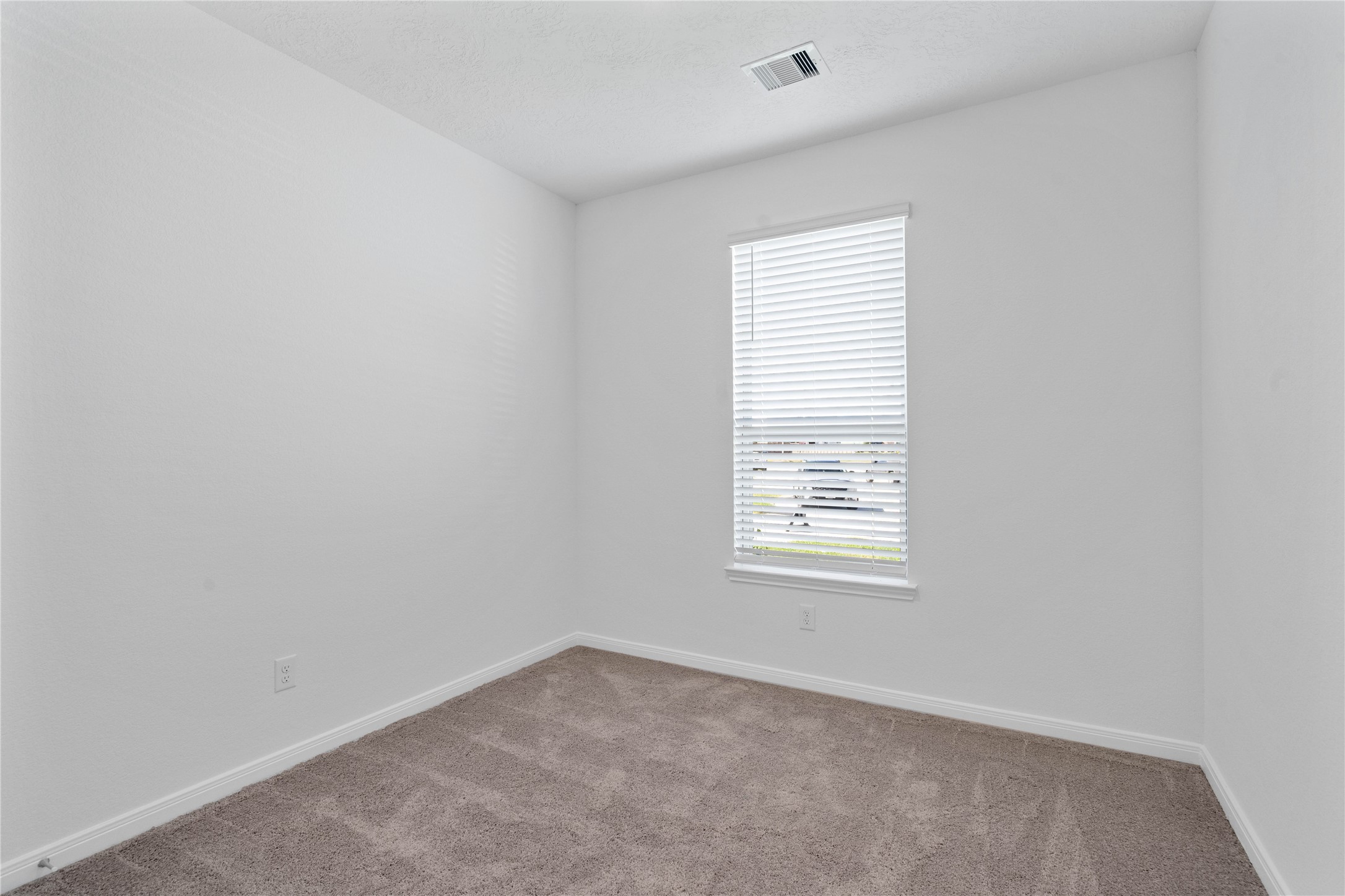 5647 Sanderling Circle Property Photo 4