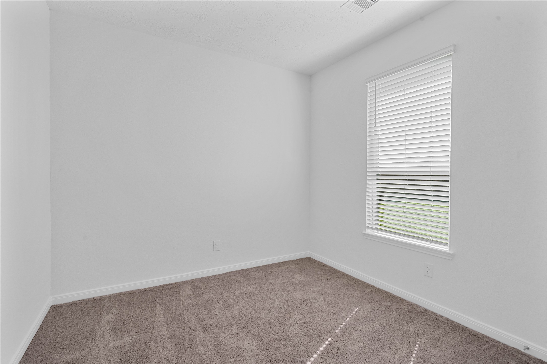 5647 Sanderling Circle Property Photo 6