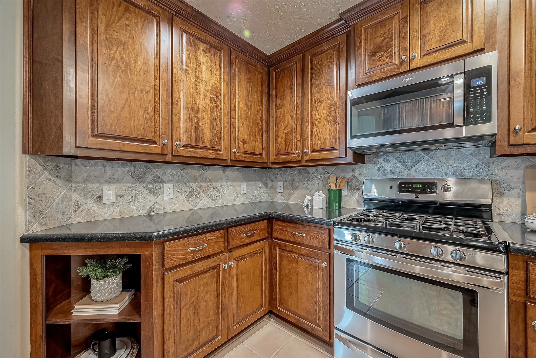5609 Savannah Woods Lane Property Photo 6