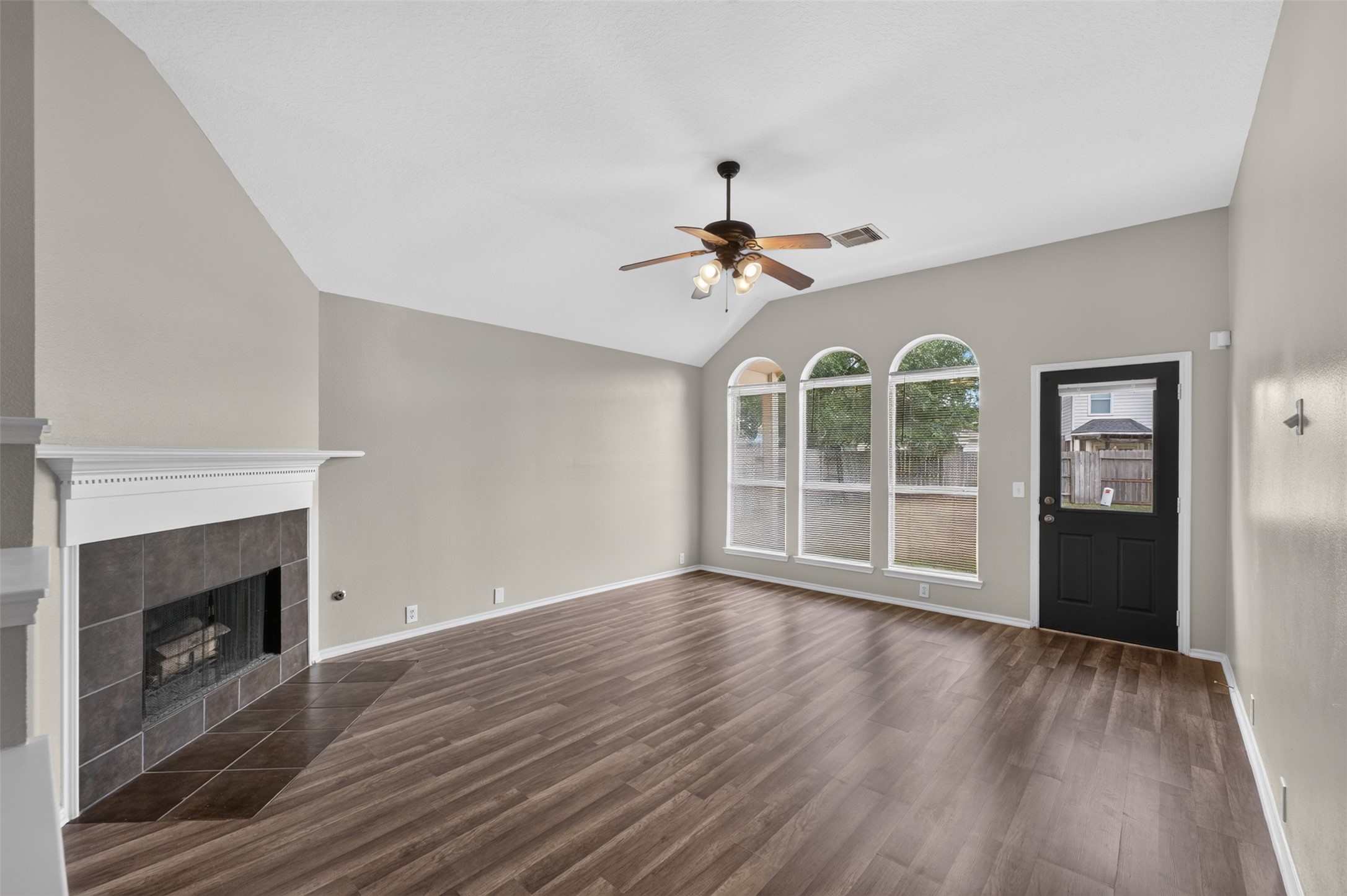 30303 Mesa Valley Drive Property Photo 8