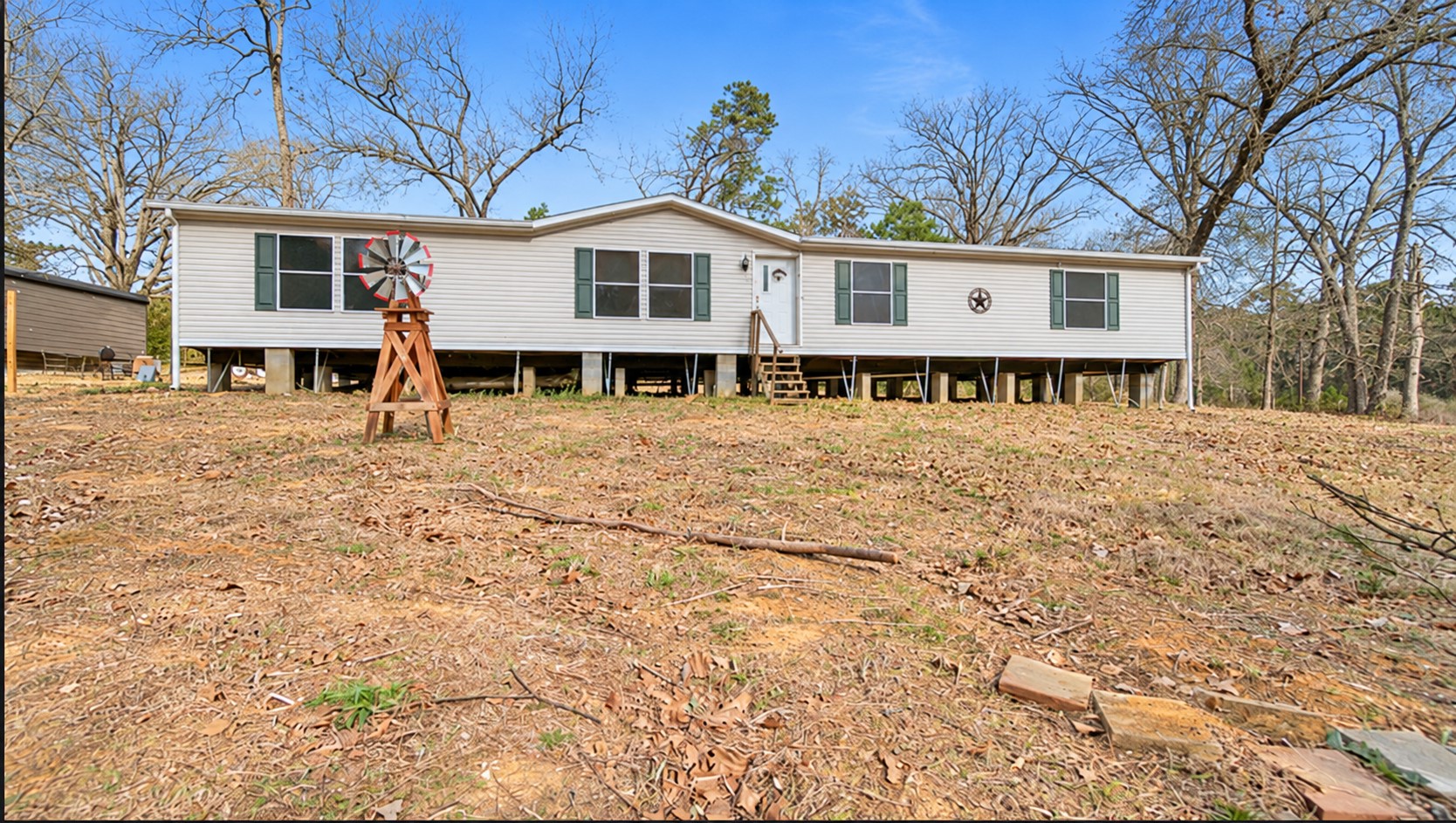 1291 E State Highway 294 Property Photo 1