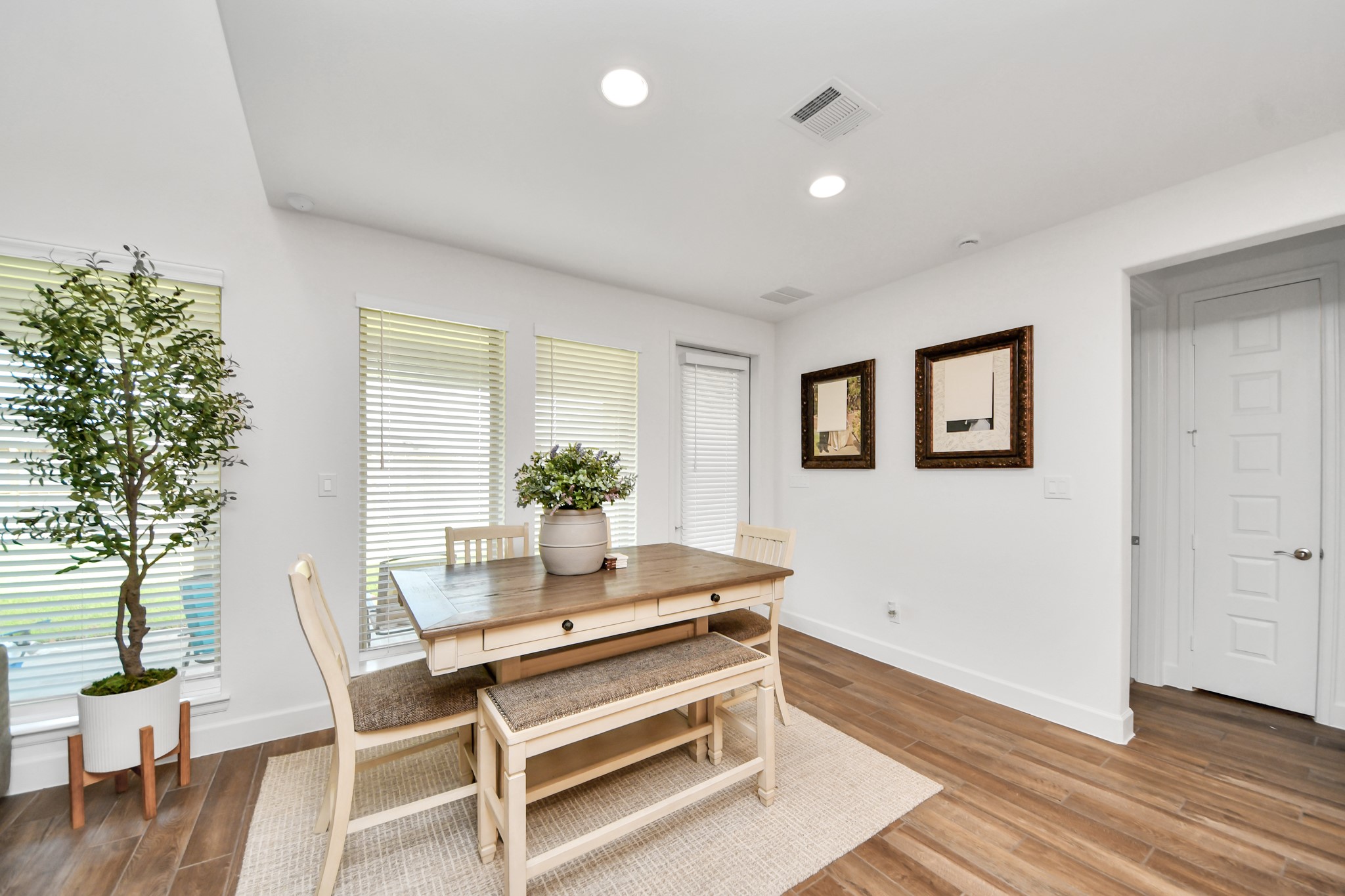 3527 Highcliffe Drive Property Photo 18