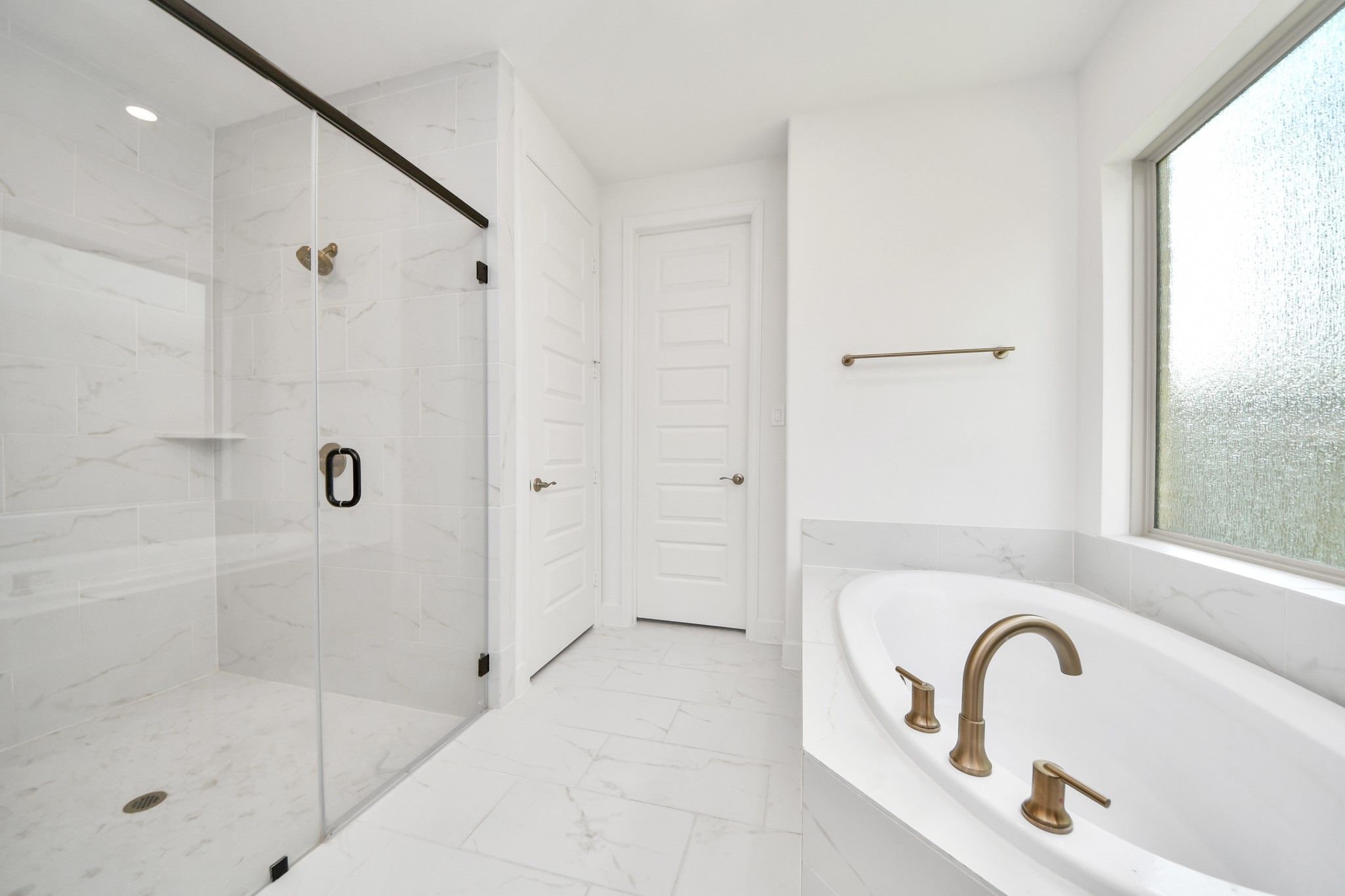 3527 Highcliffe Drive Property Photo 23