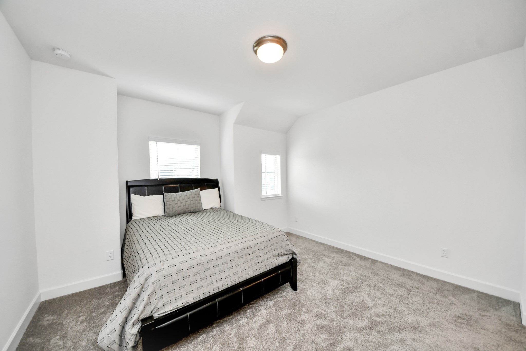3527 Highcliffe Drive Property Photo 27
