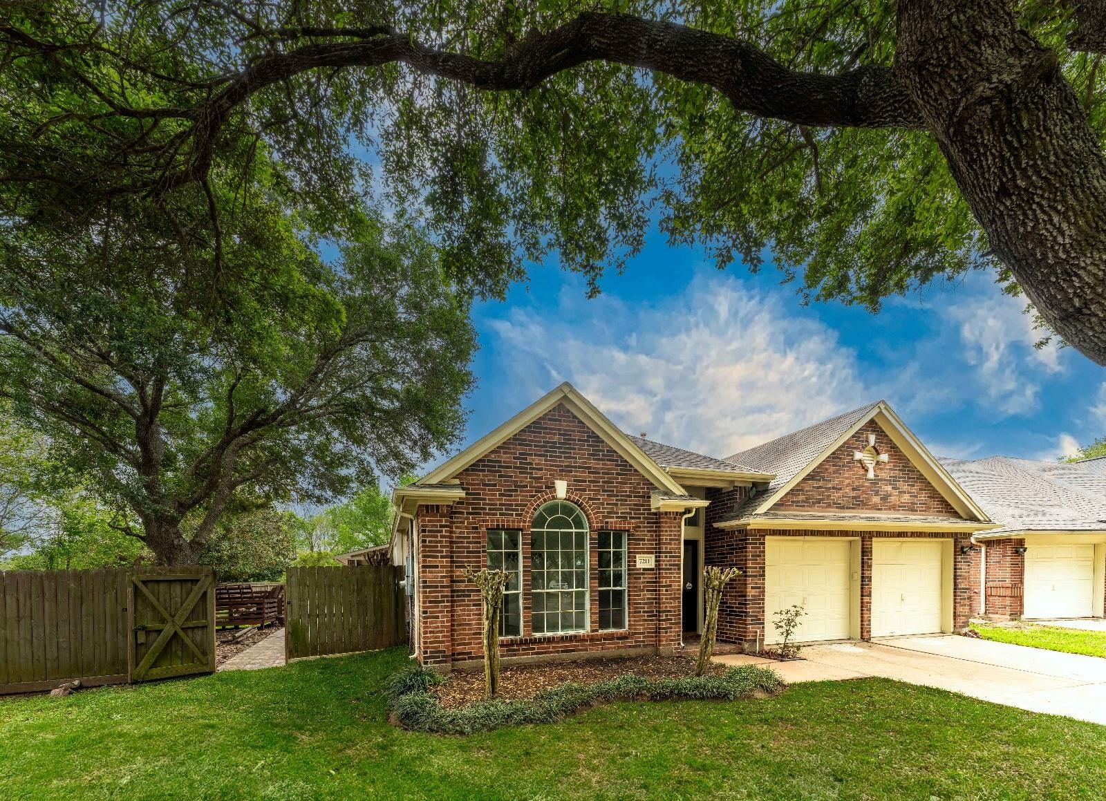 7211 Cambridge Cove Circle Property Photo 1