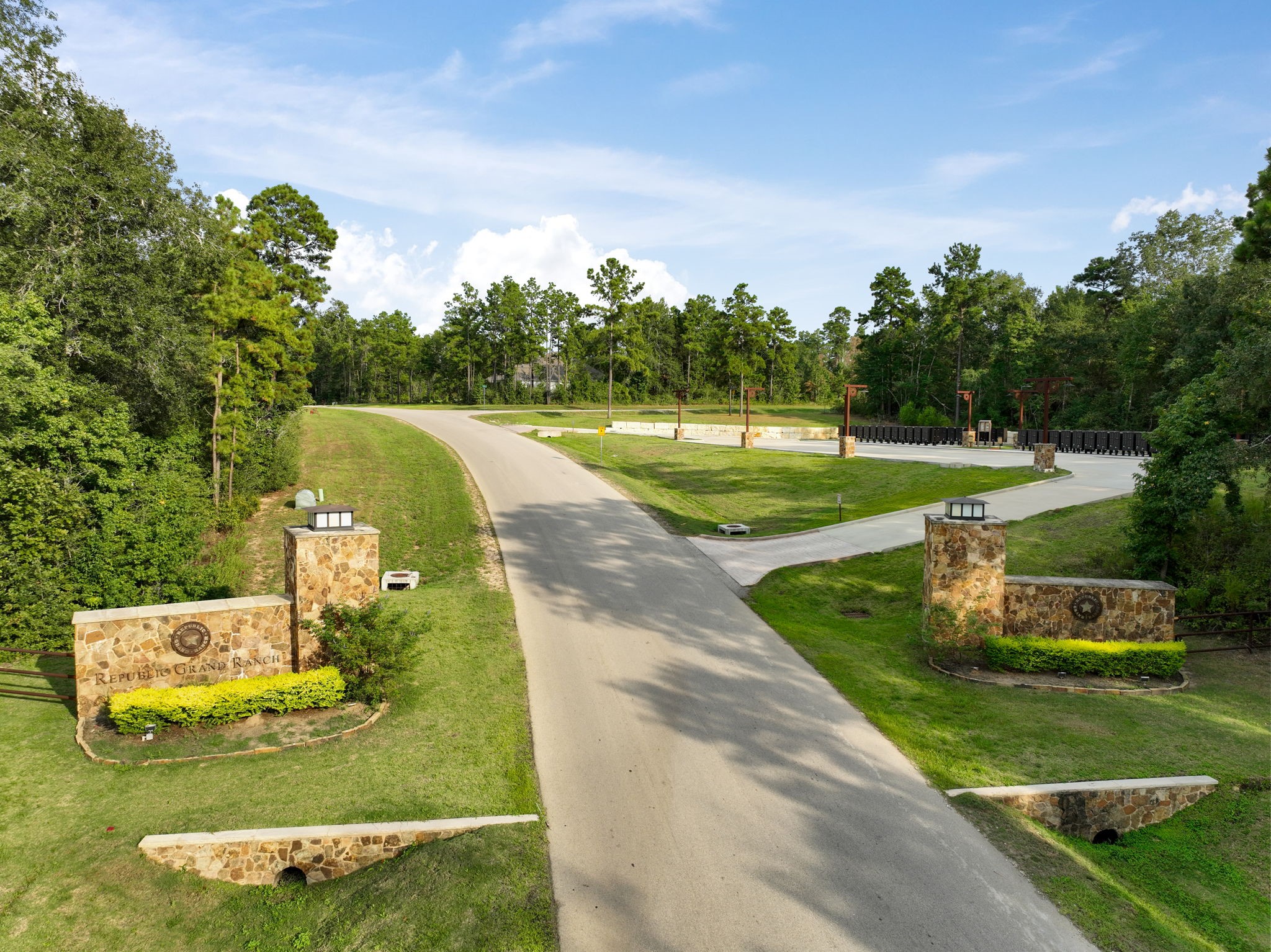 15824 Republic Ranch Road N Property Photo 1