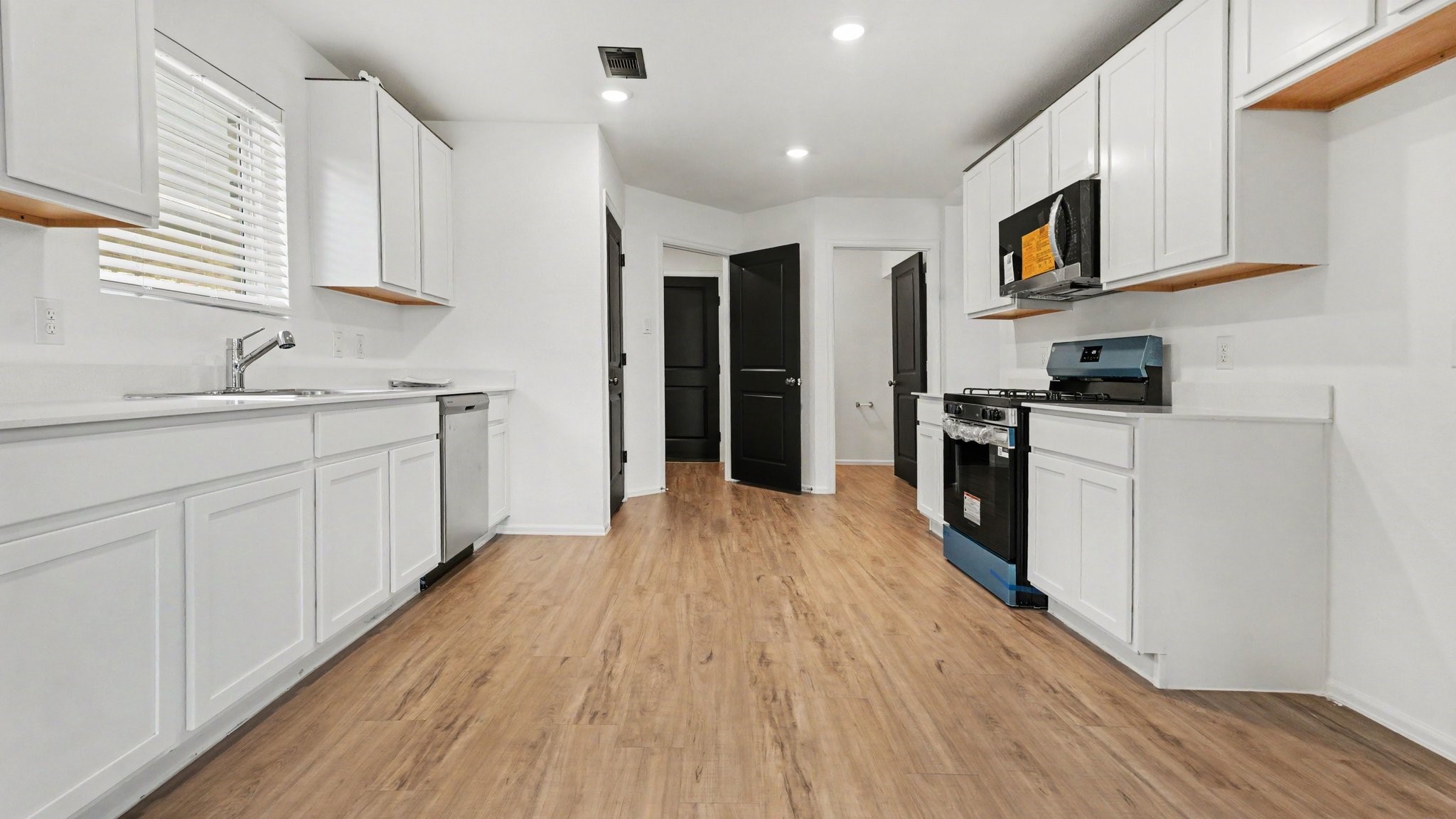 9106 Burnet Fields Drive Property Photo 10