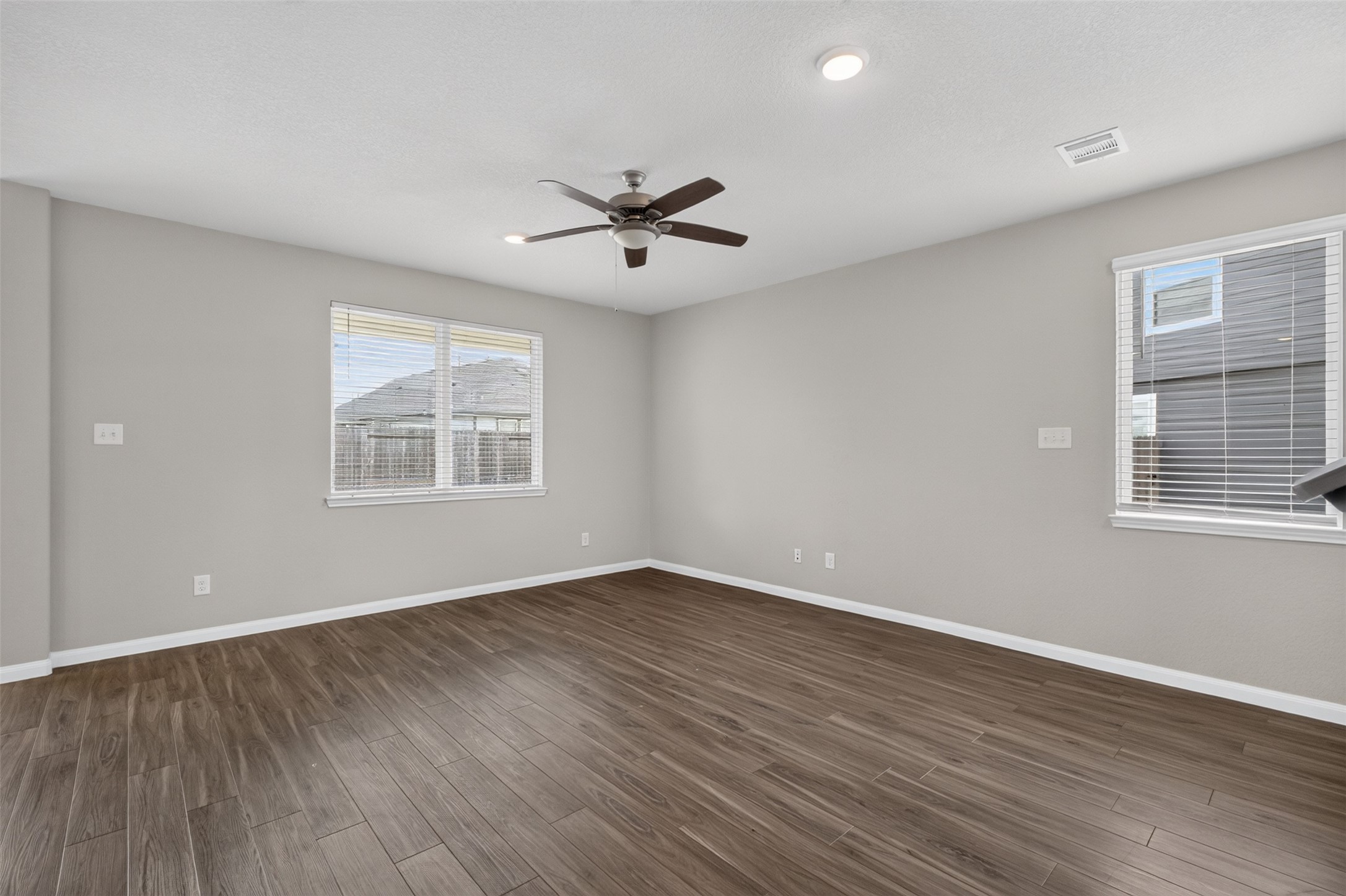 2404 Shellcracker Drive Property Photo 4