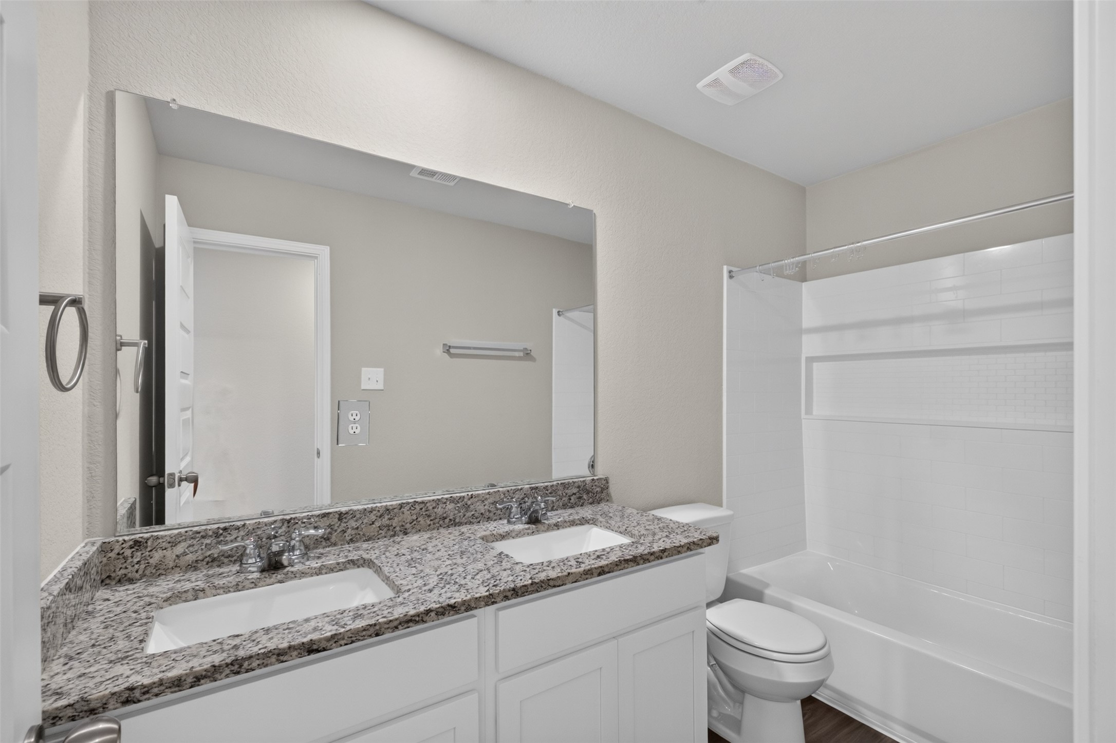 2404 Shellcracker Drive Property Photo 14