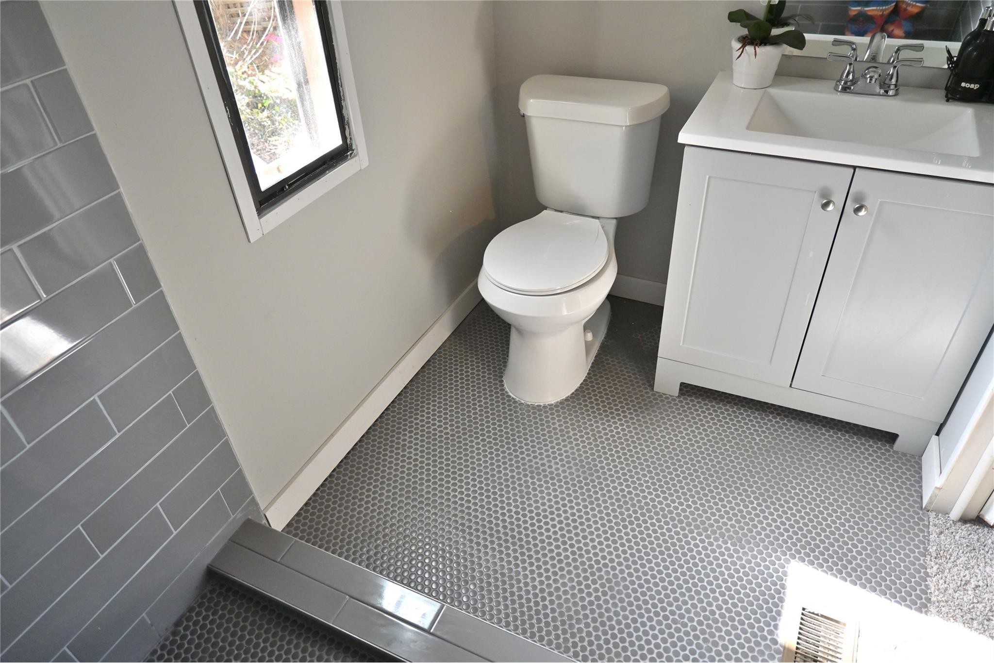 13721 Brigadier Dr Property Photo 8