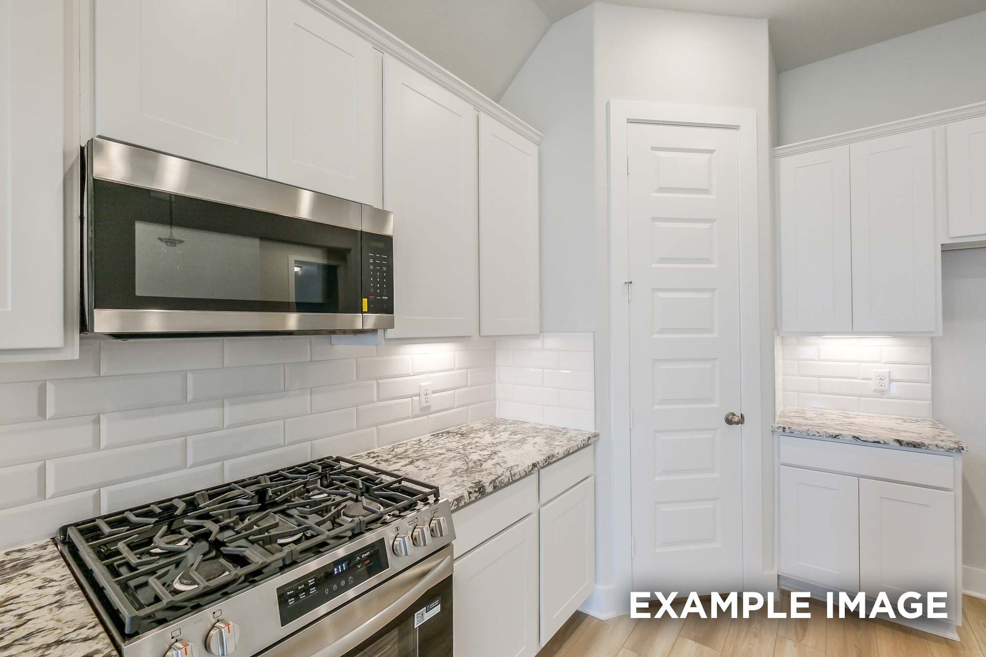 2528 Newport Breeze Drive Property Photo 13