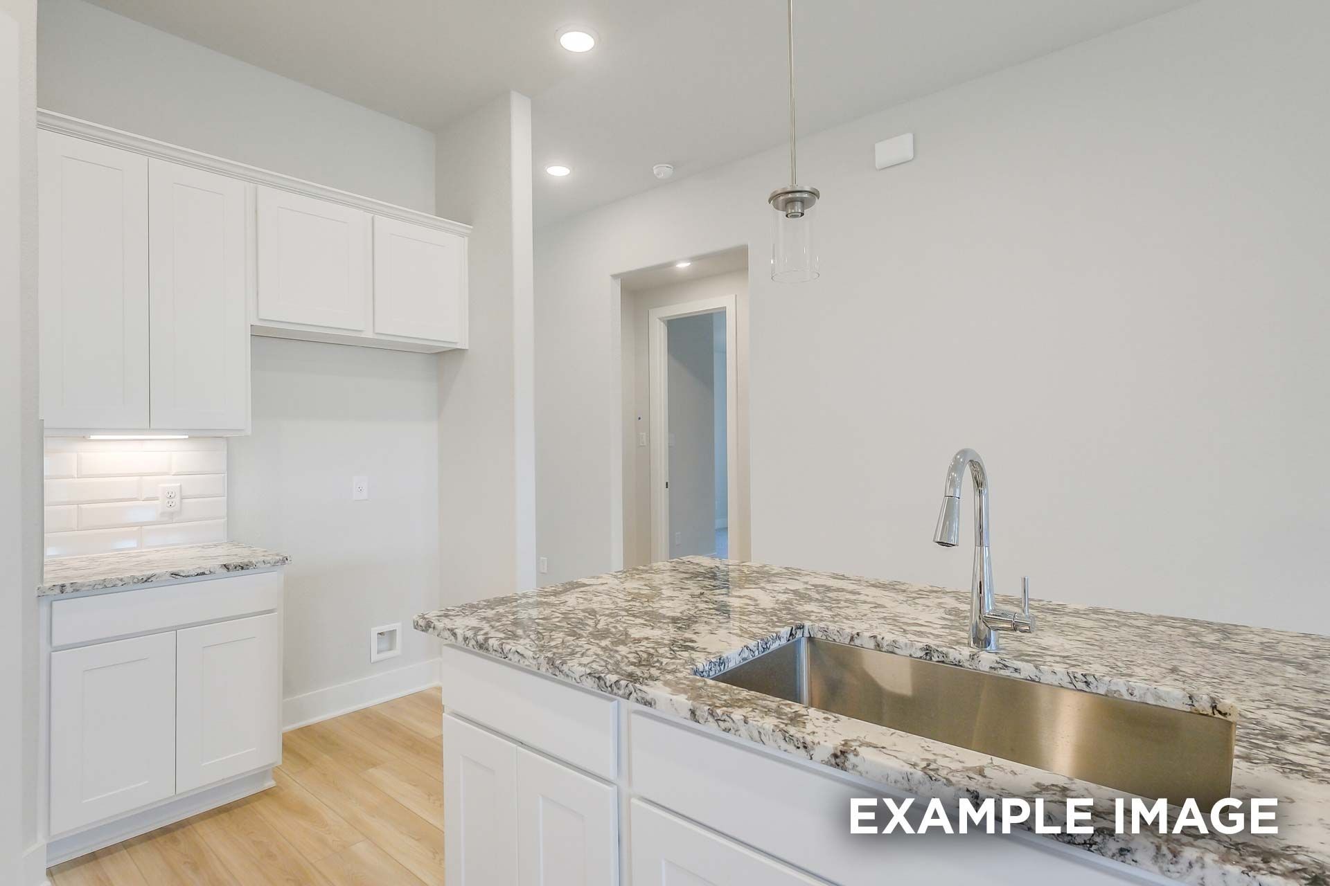 2528 Newport Breeze Drive Property Photo 20