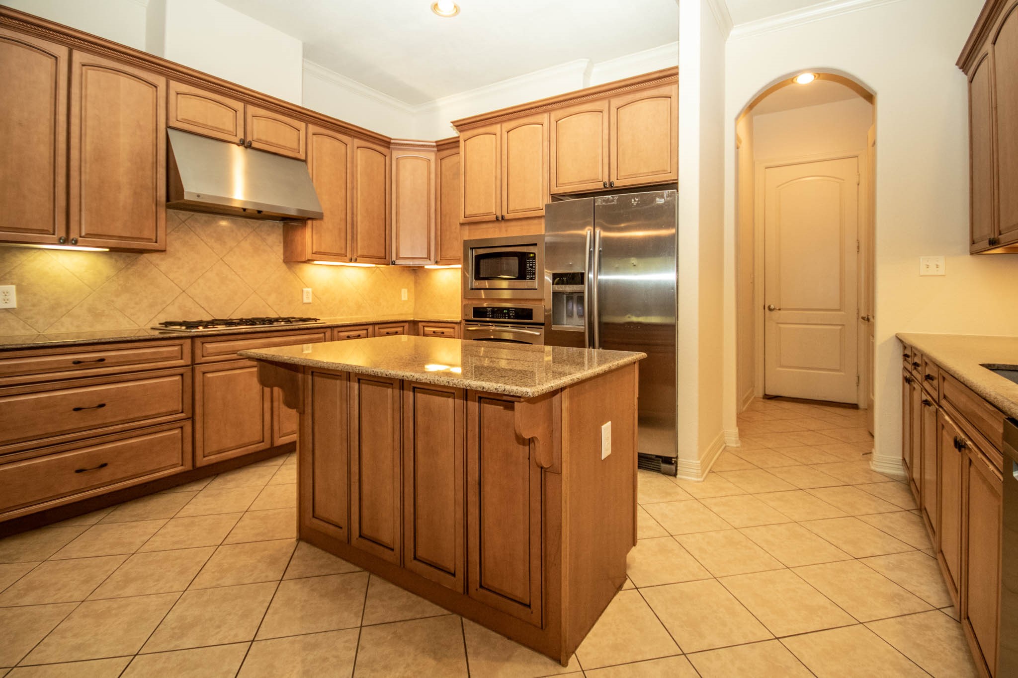 2723 Lakeside Drive Property Photo 7