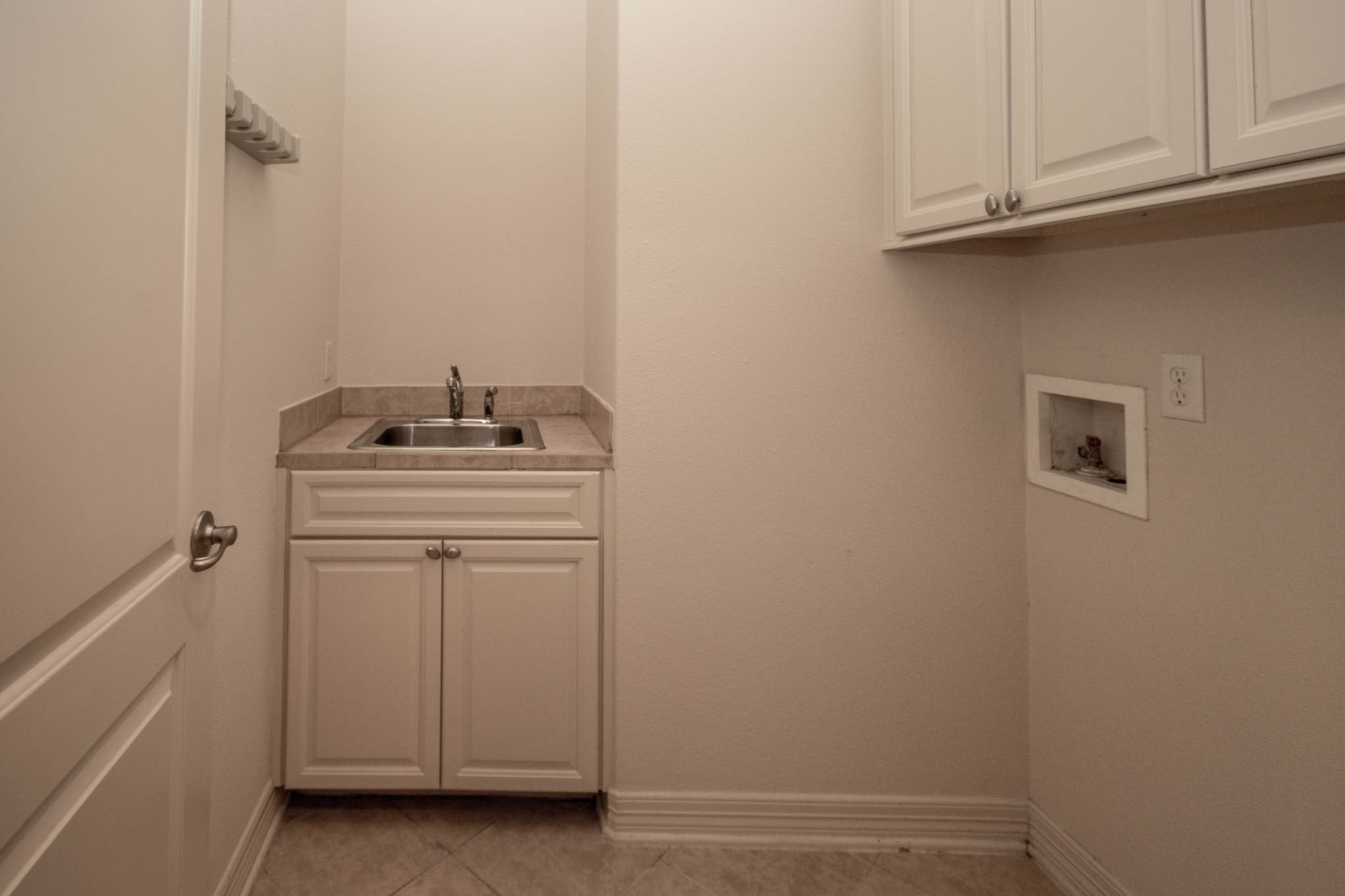 2723 Lakeside Drive Property Photo 9