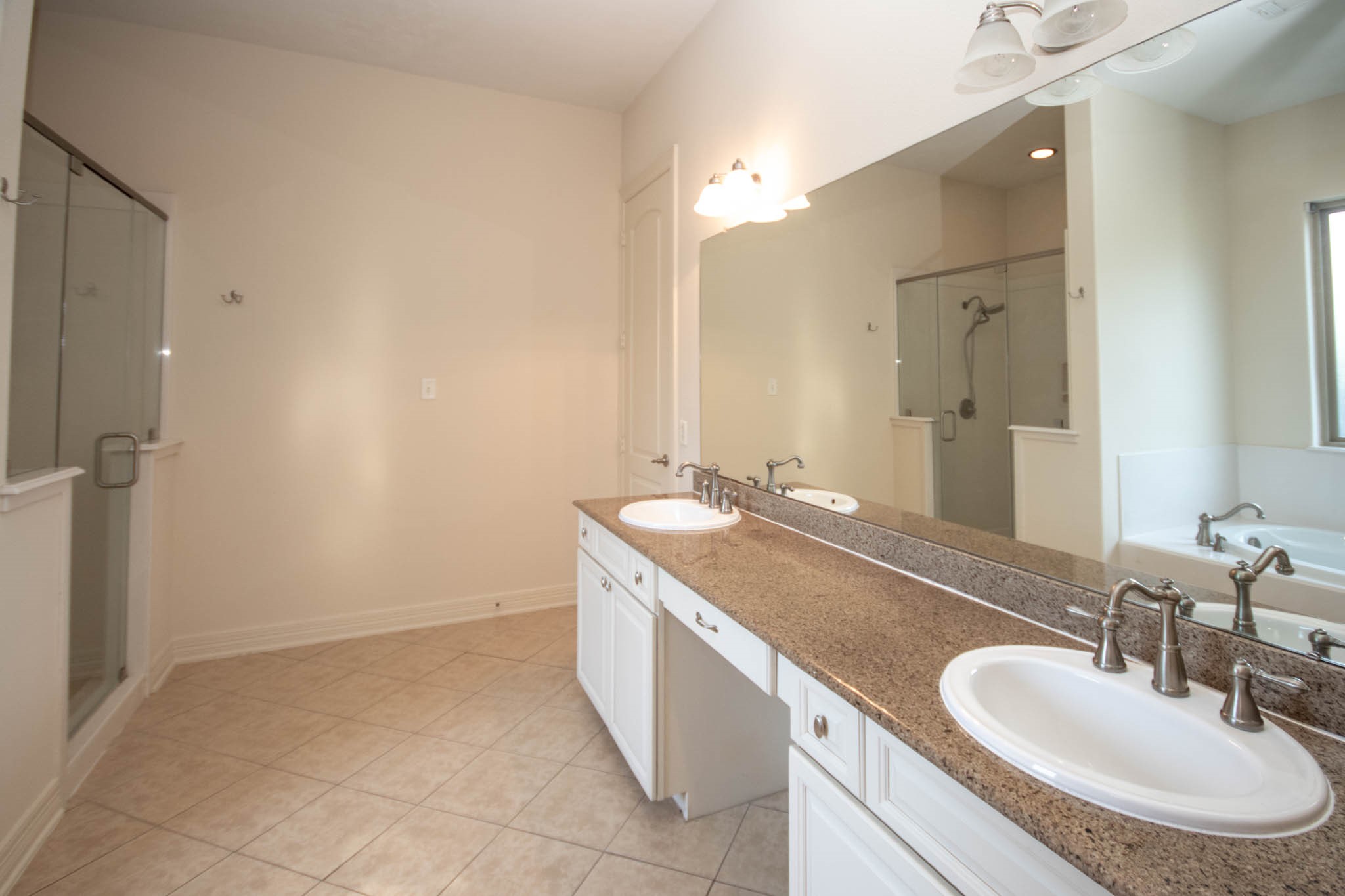 2723 Lakeside Drive Property Photo 13