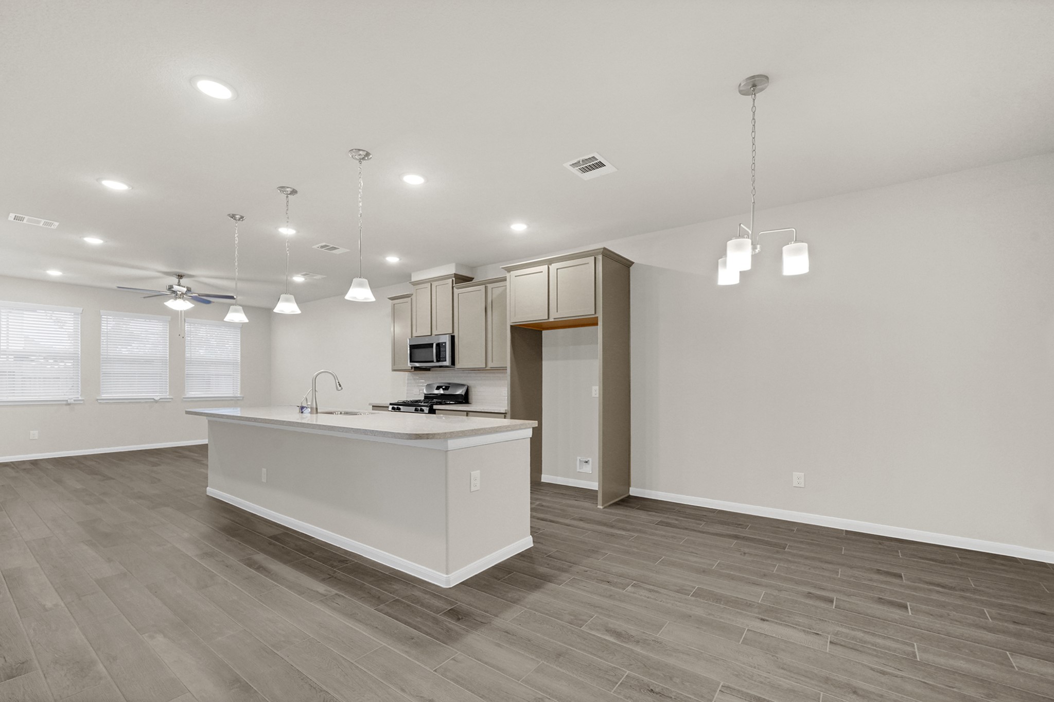 5606 Hyde Park Drive Property Photo 4