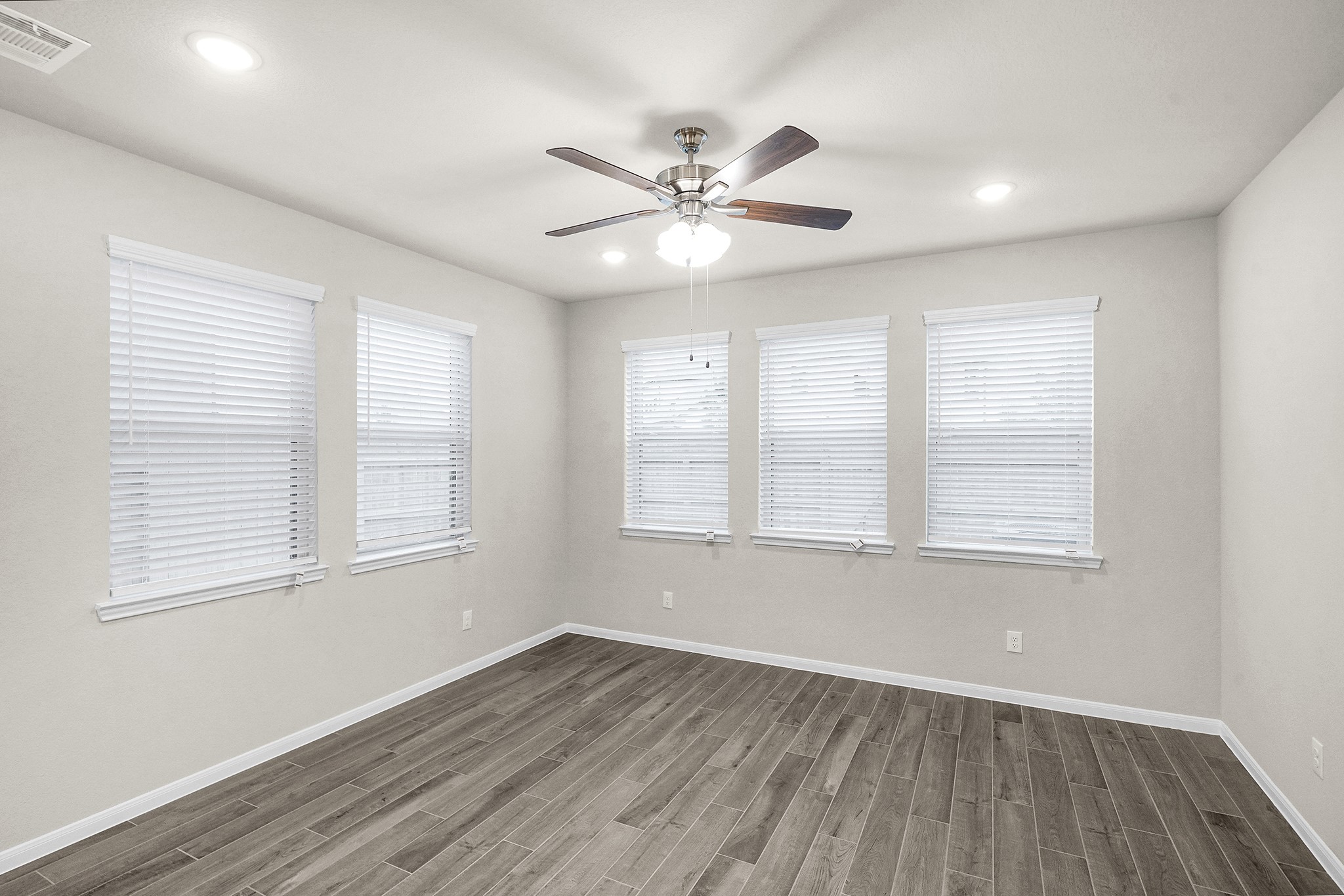 5606 Hyde Park Drive Property Photo 8