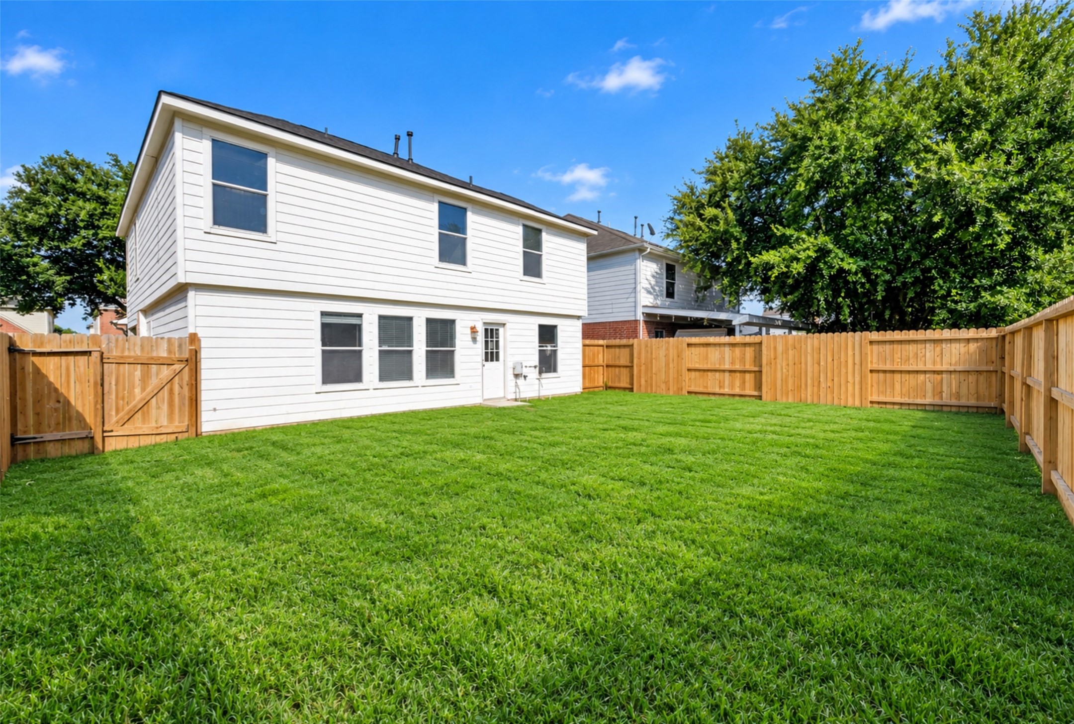 16111 Wisteria Hill Street Property Photo 36