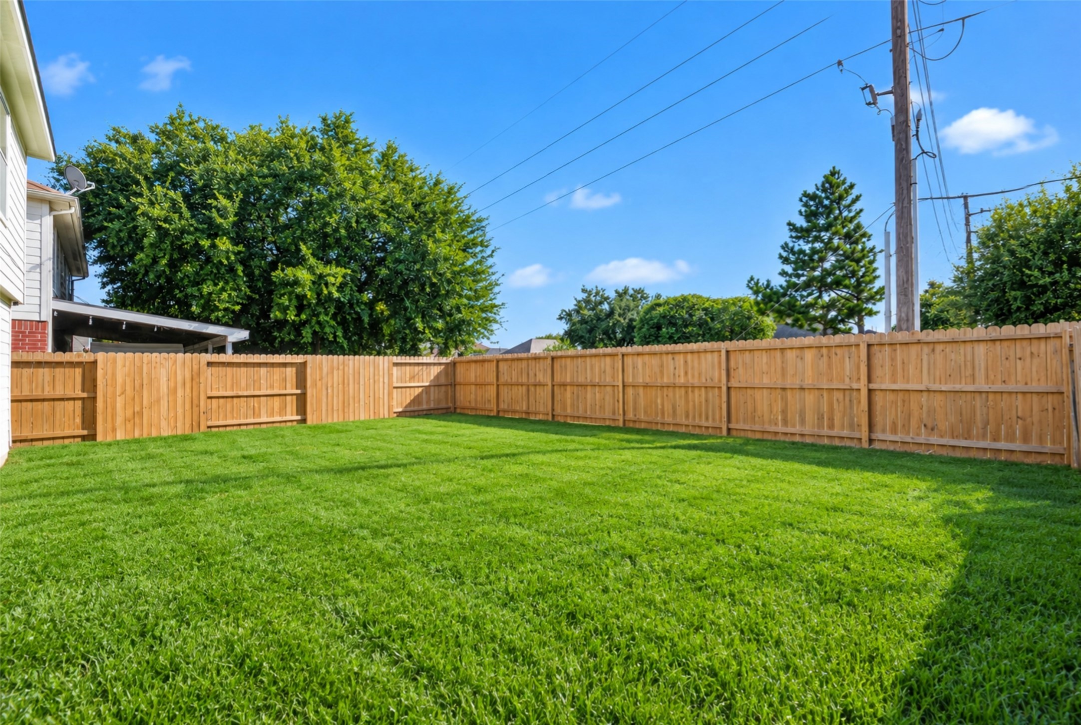 16111 Wisteria Hill Street Property Photo 37