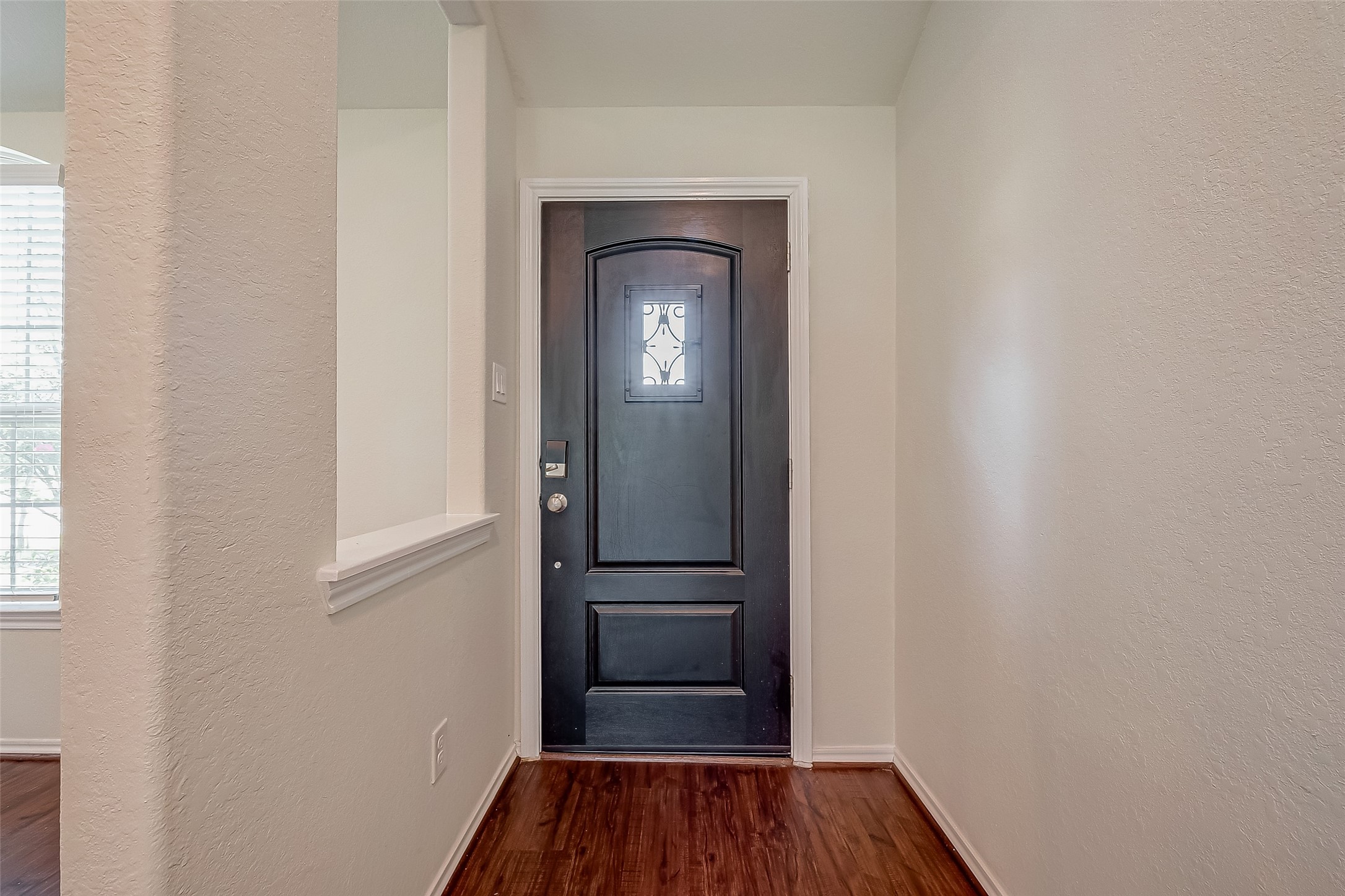 25911 Rustical Road Property Photo 6