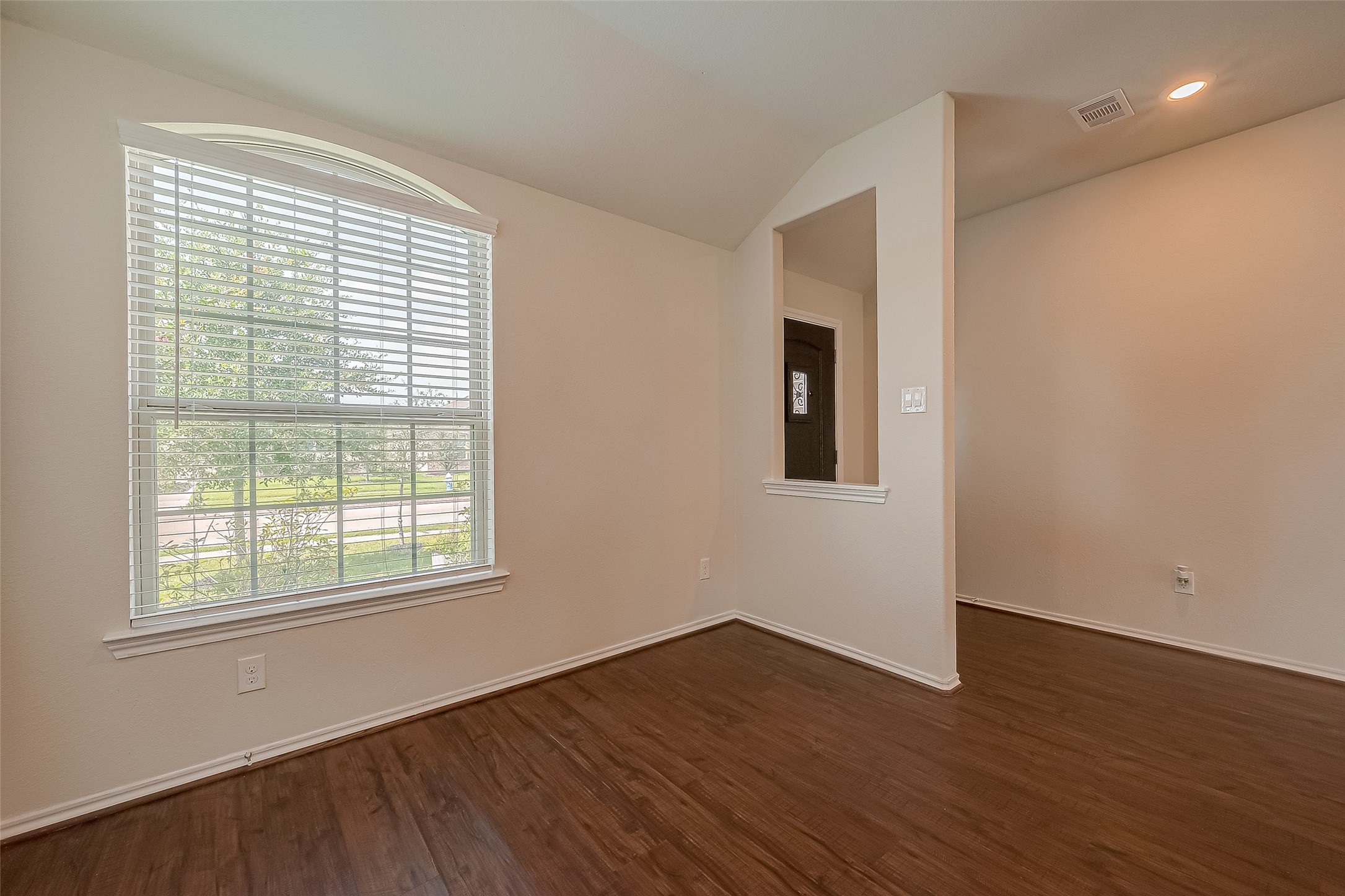 25911 Rustical Road Property Photo 9
