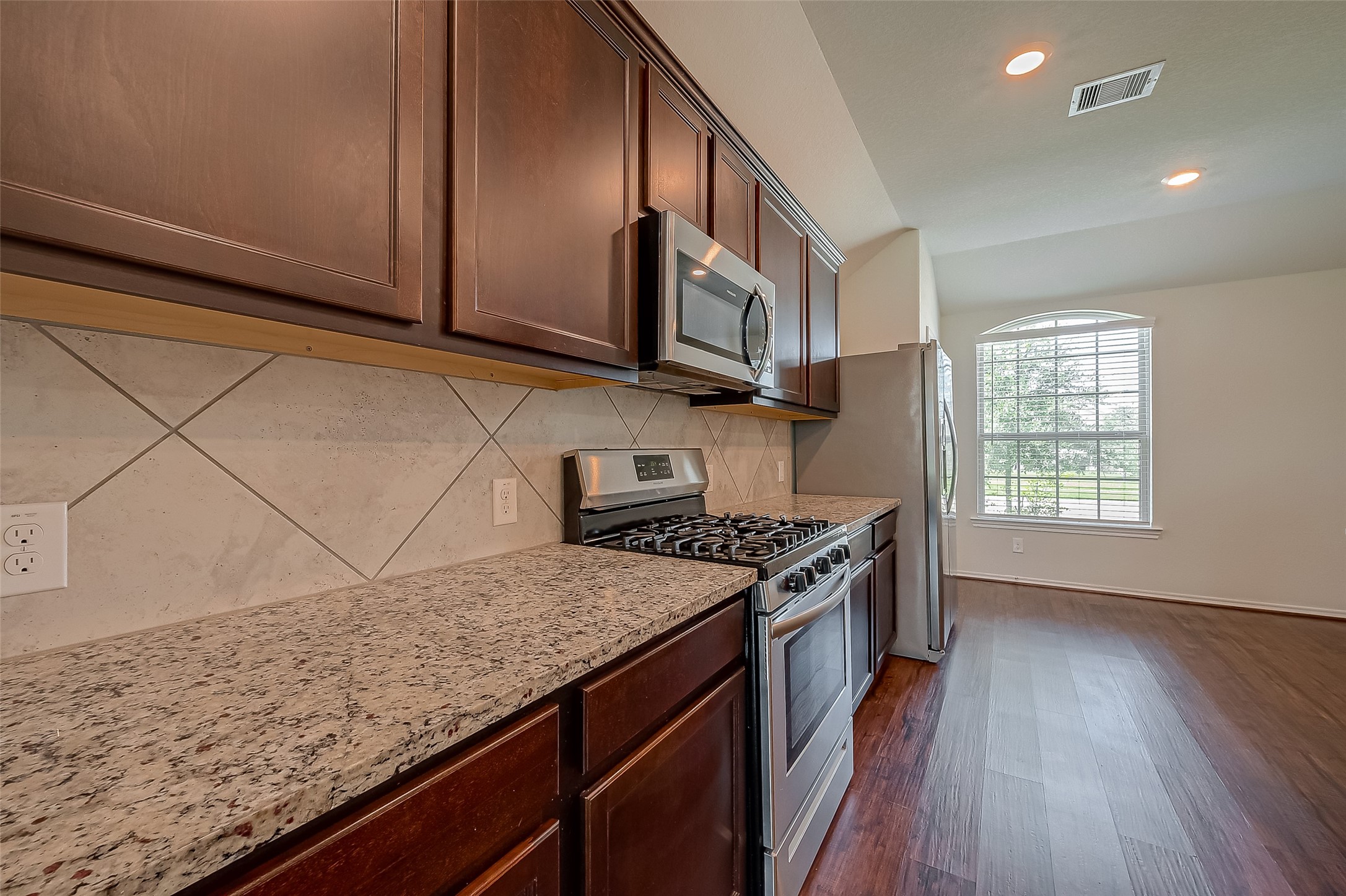 25911 Rustical Road Property Photo 14
