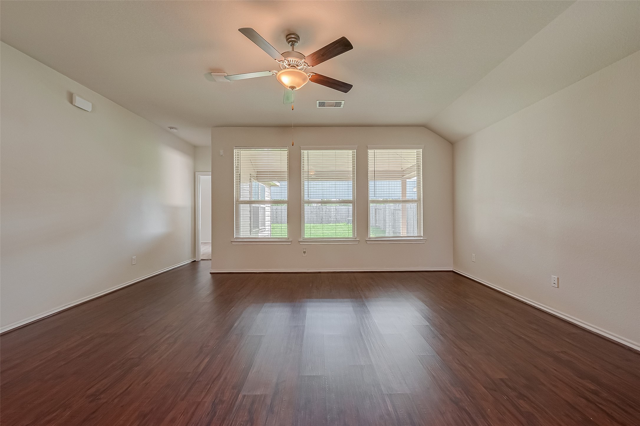 25911 Rustical Road Property Photo 19