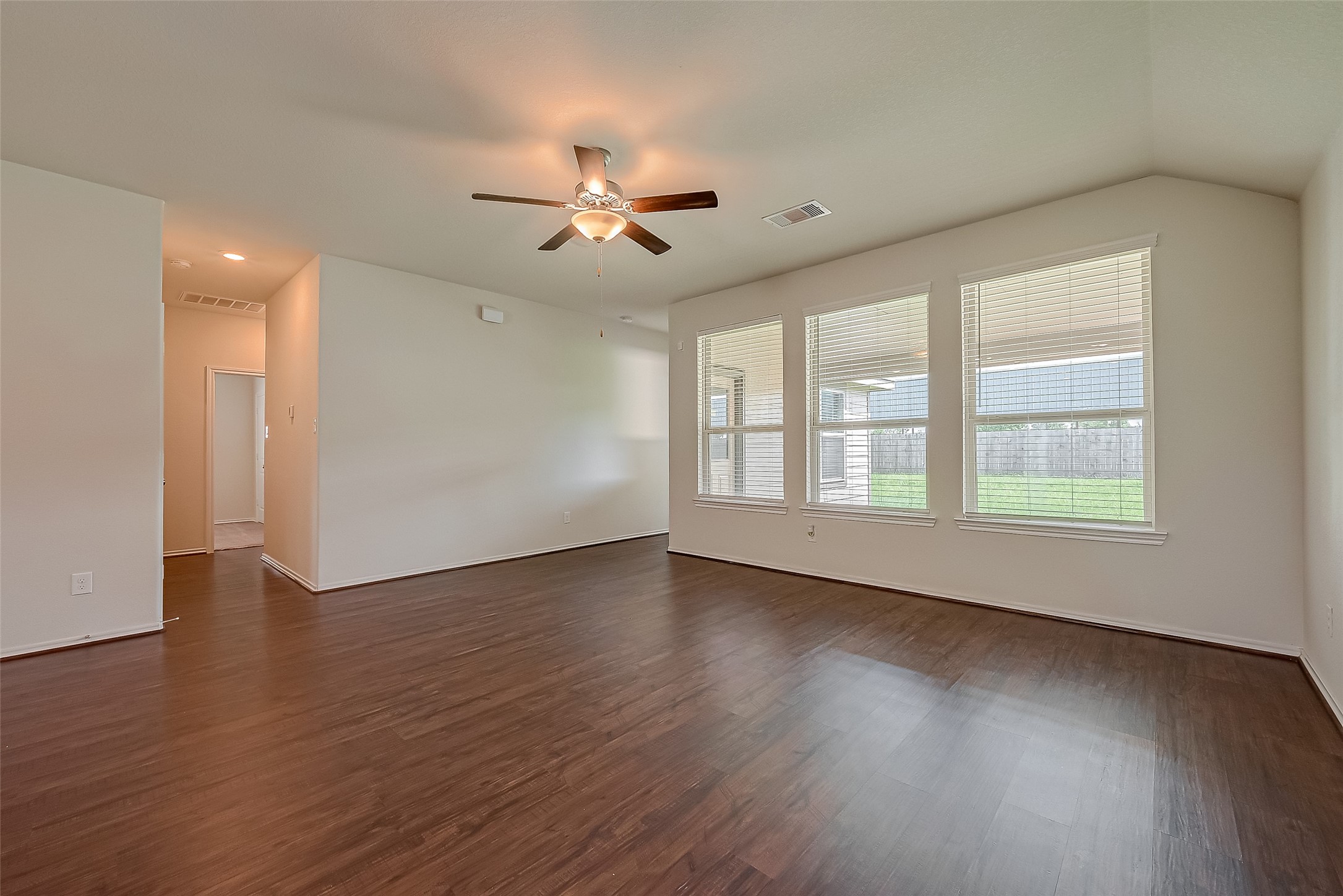 25911 Rustical Road Property Photo 20