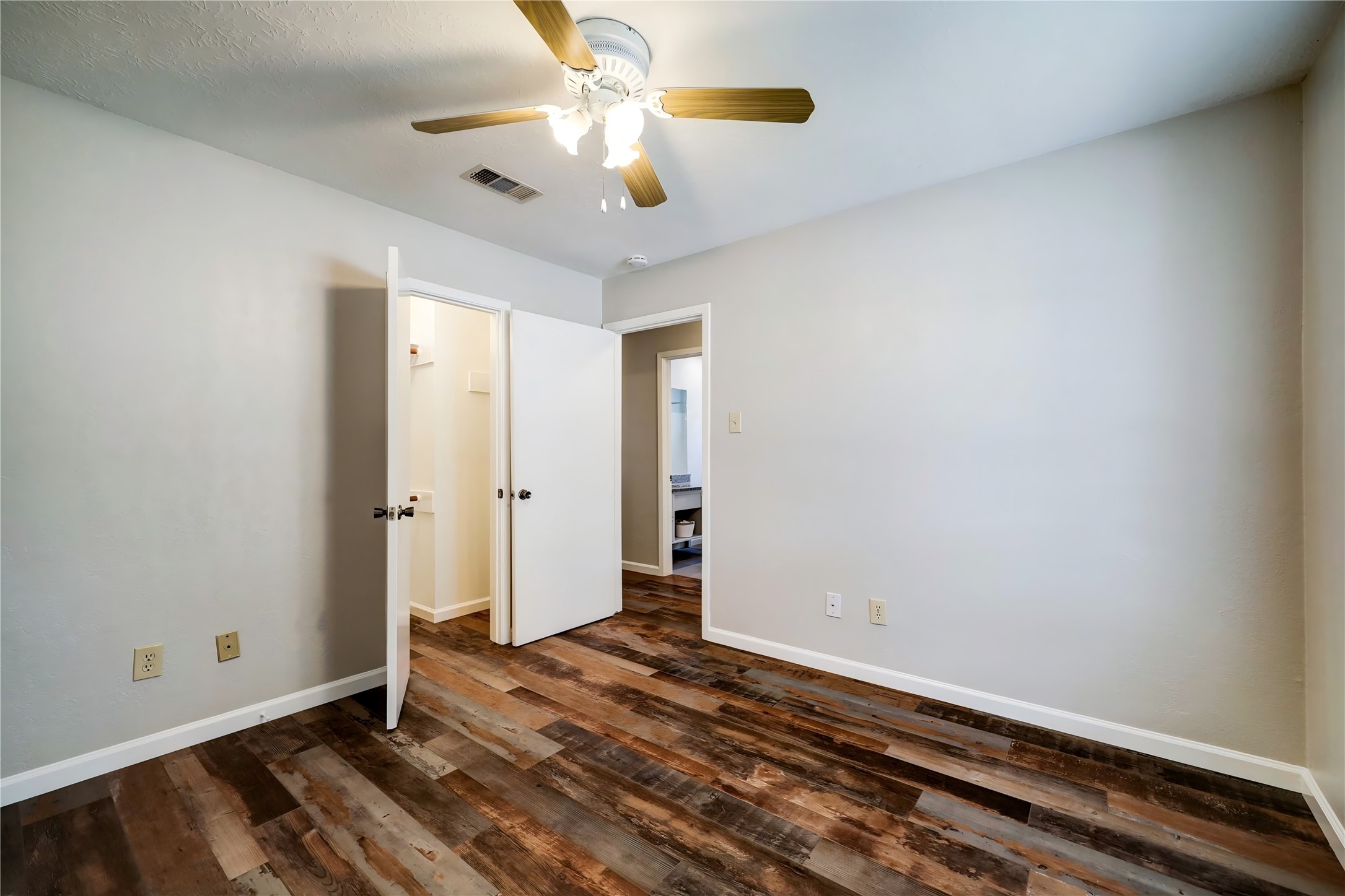12710 Fenimore Court Property Photo 11