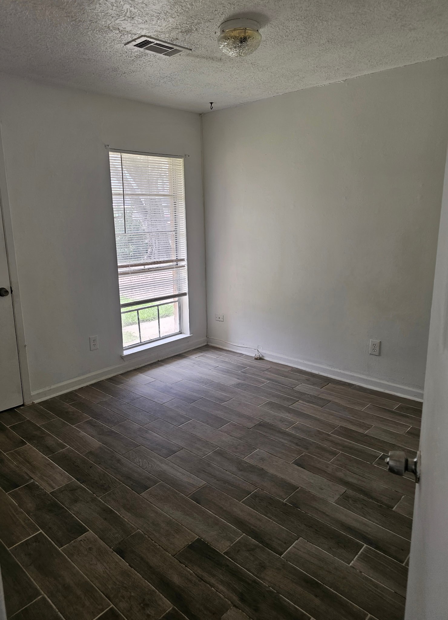12623 Chiswick Road Property Photo 5