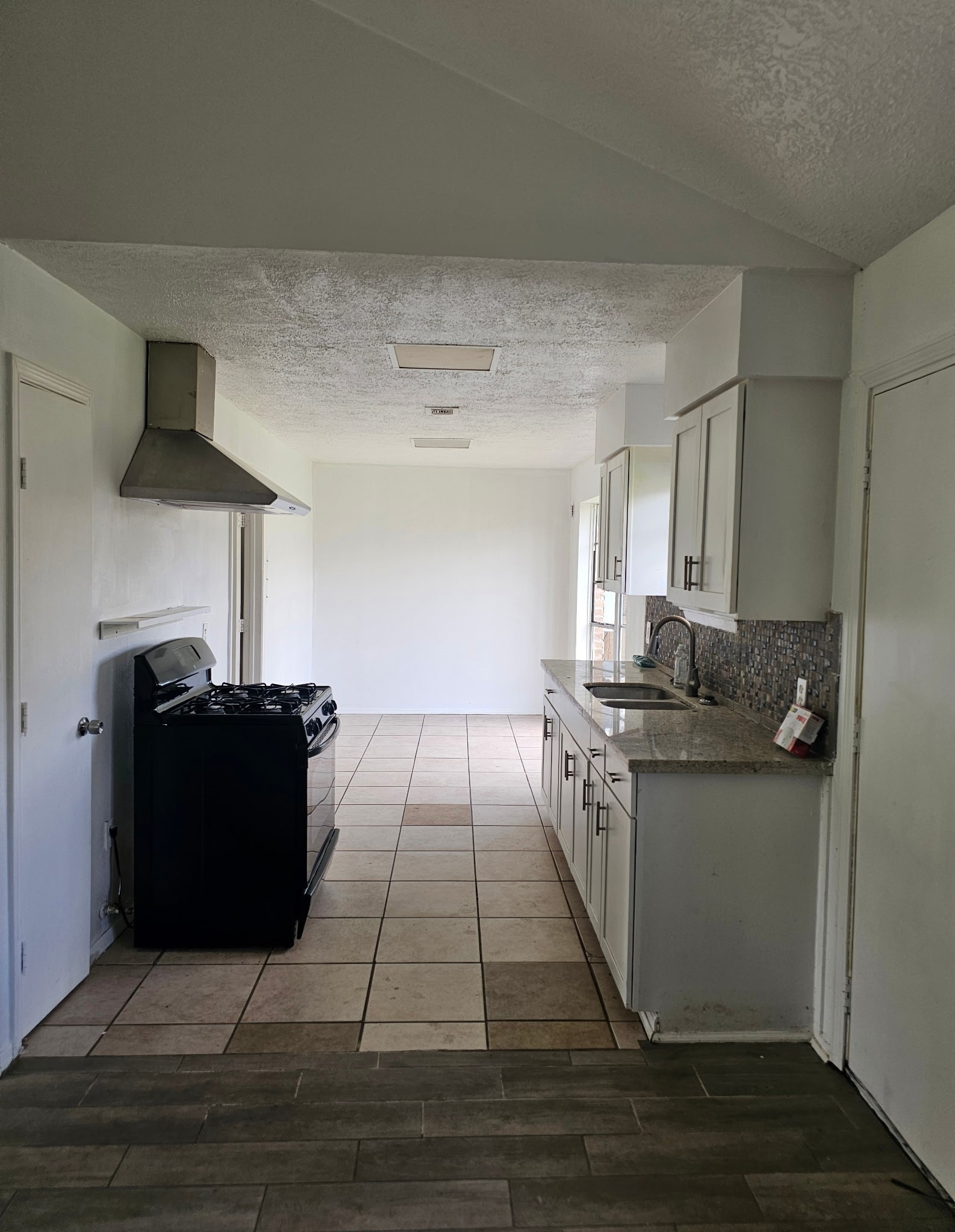12623 Chiswick Road Property Photo 7