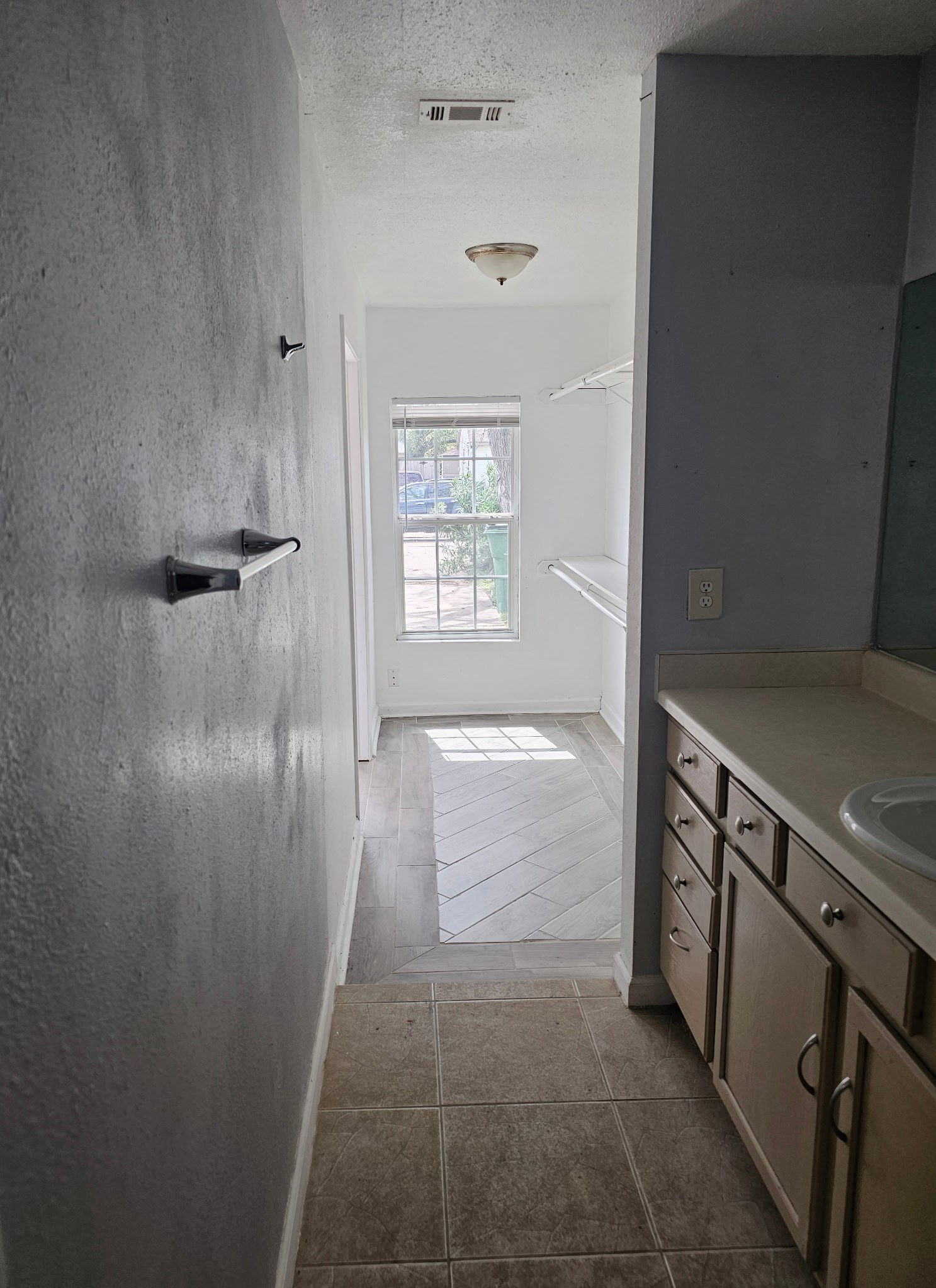 12623 Chiswick Road Property Photo 10