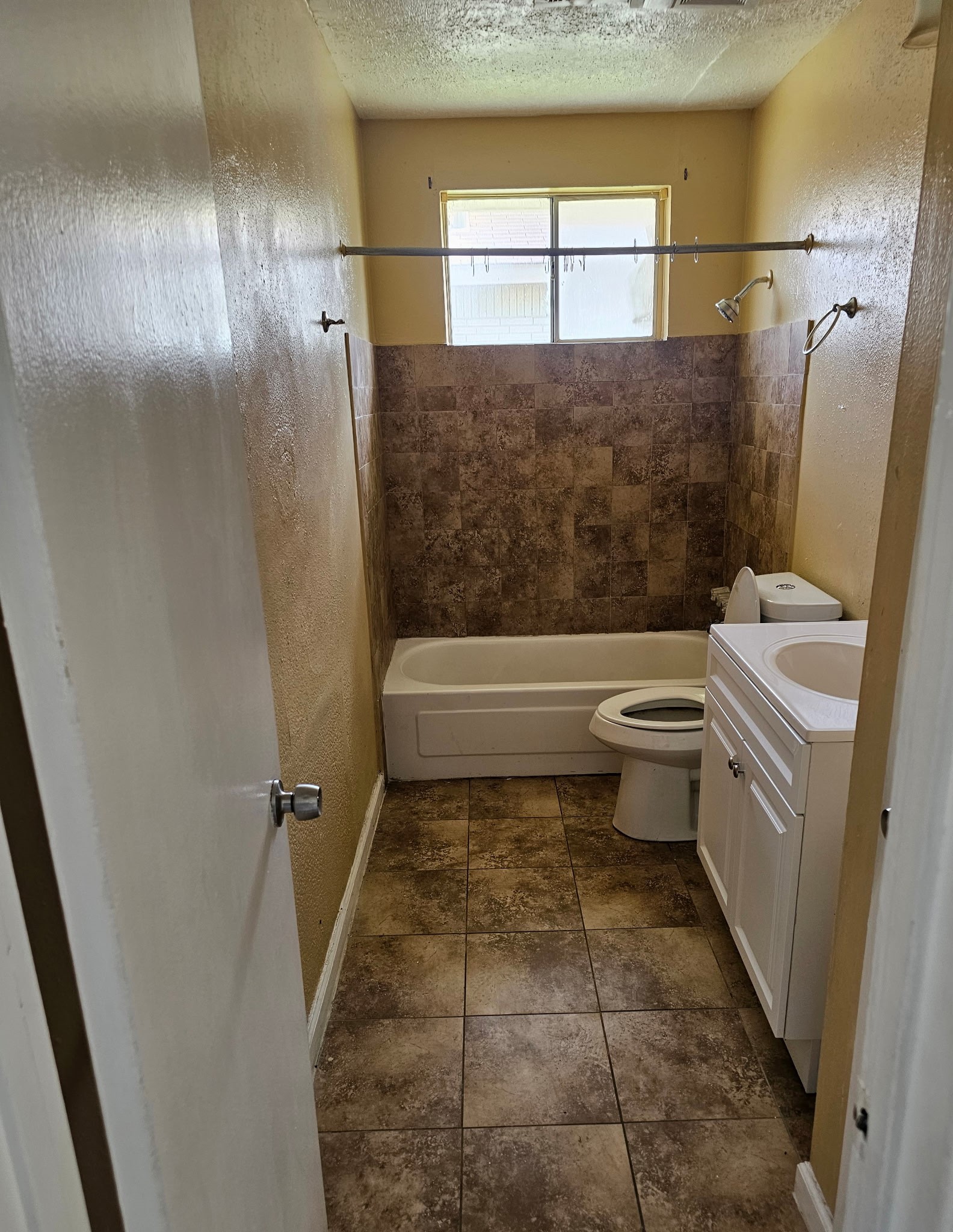 12623 Chiswick Road Property Photo 12