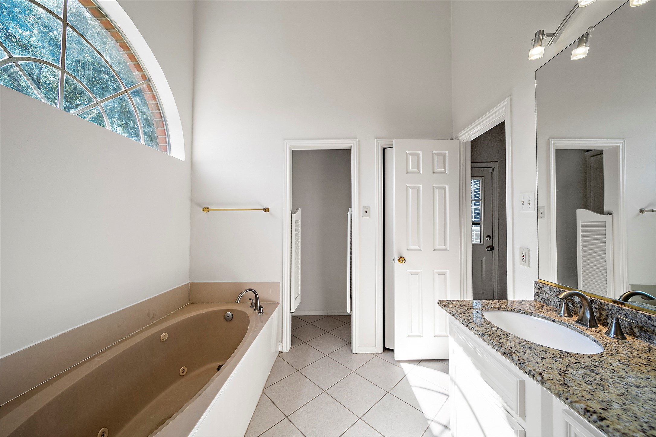 1711 S Medio River Circle Property Photo 14