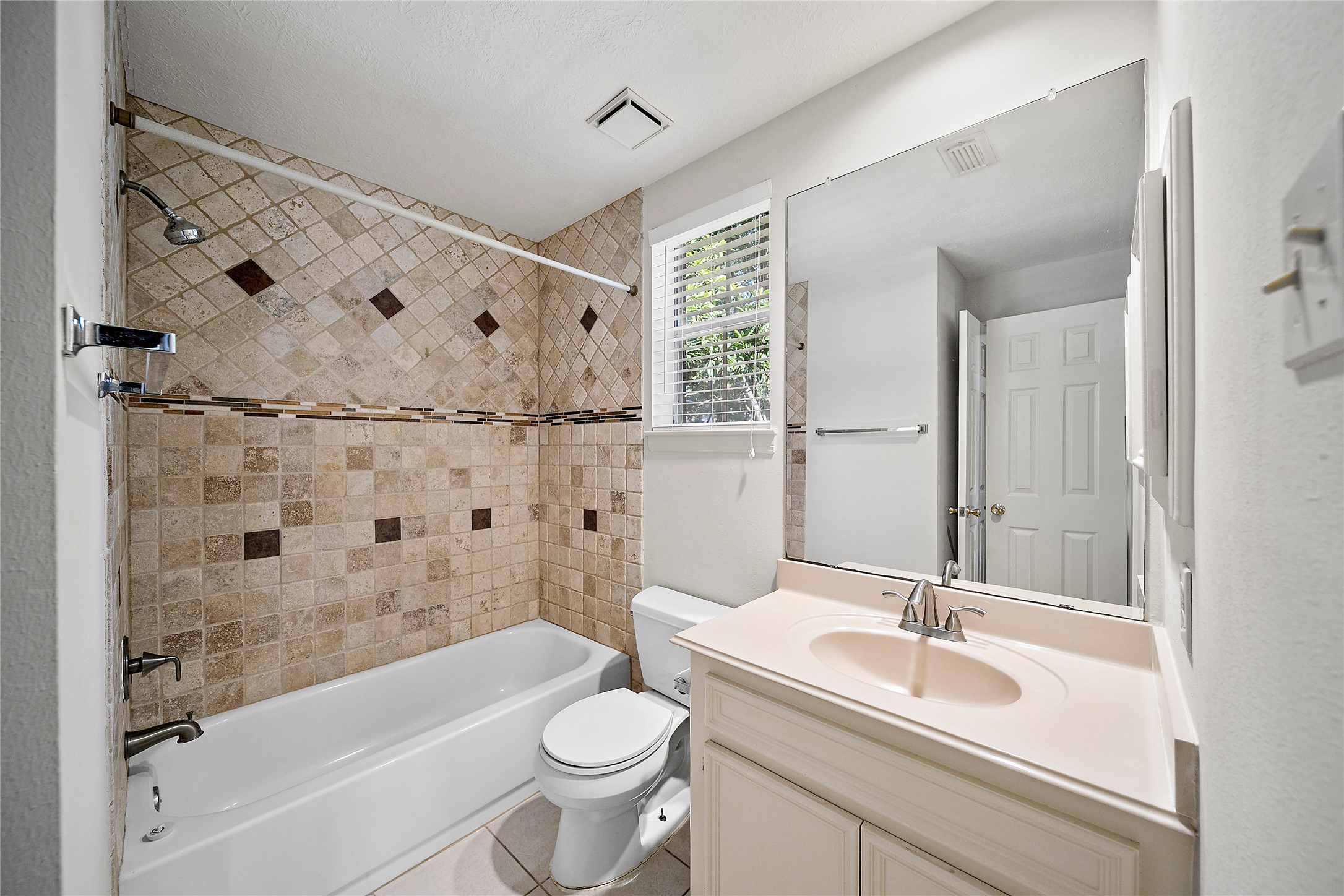 1711 S Medio River Circle Property Photo 16