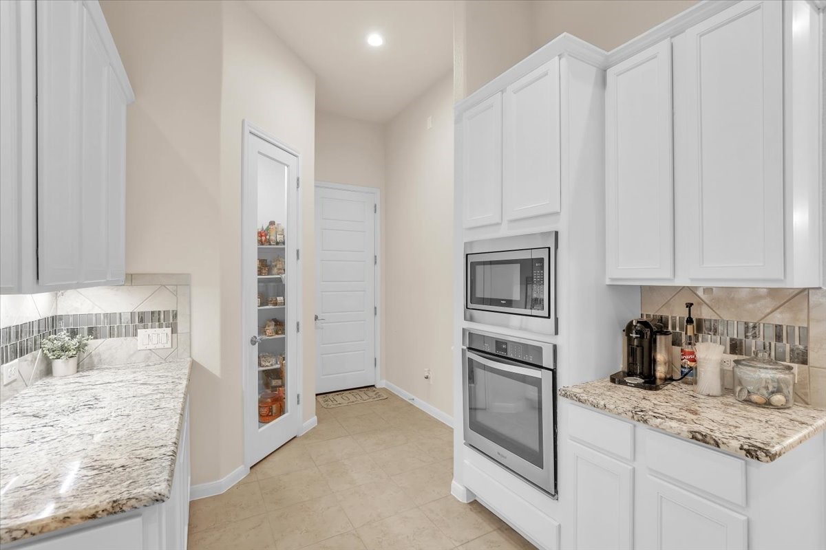 2321 Vineyard Terrace Lane Property Photo 7