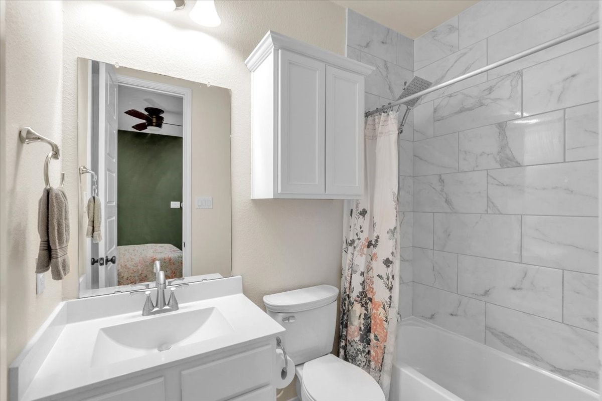 2321 Vineyard Terrace Lane Property Photo 16
