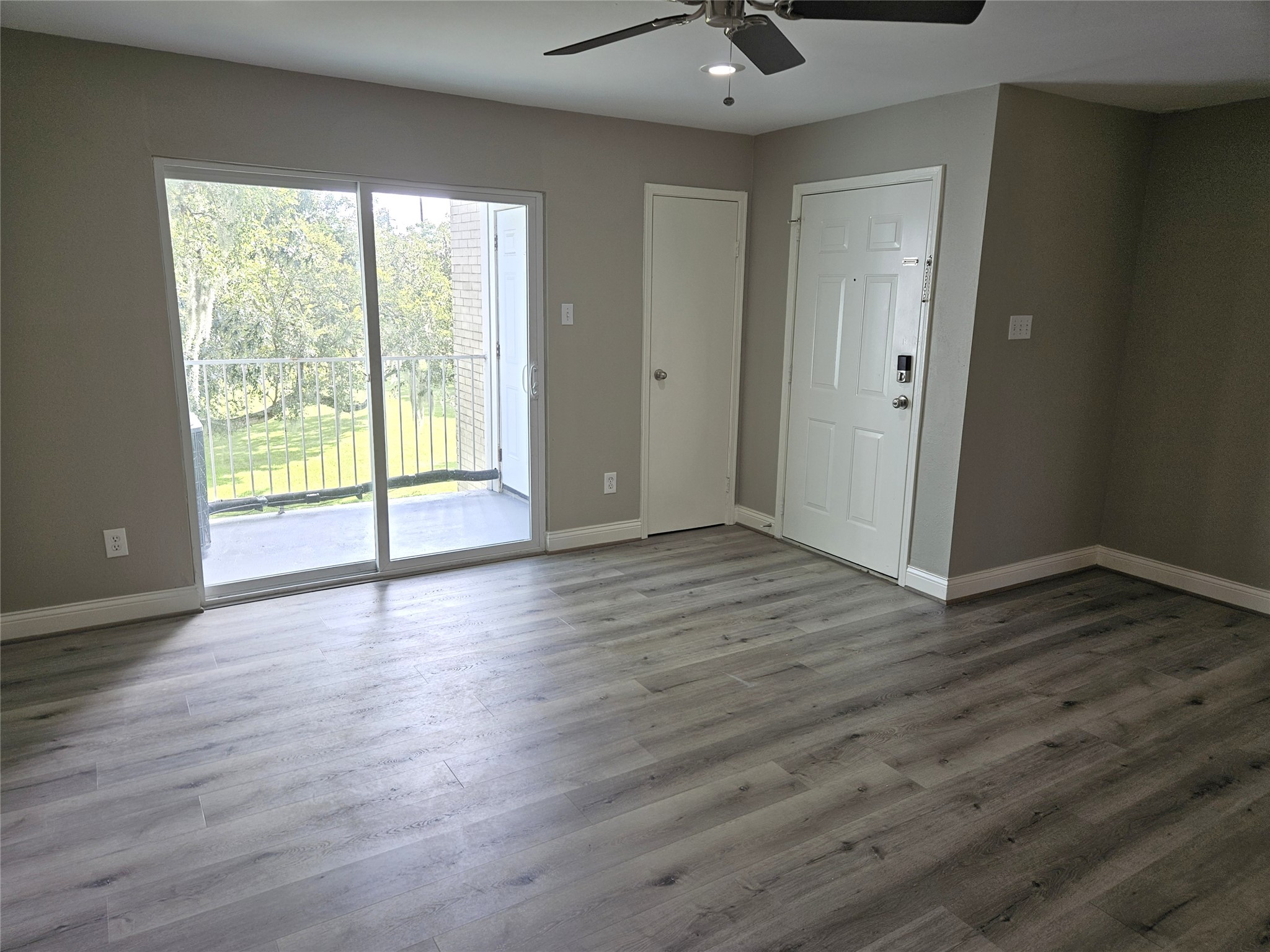 18617 Egret Bay Boulevard 507 Property Photo 4