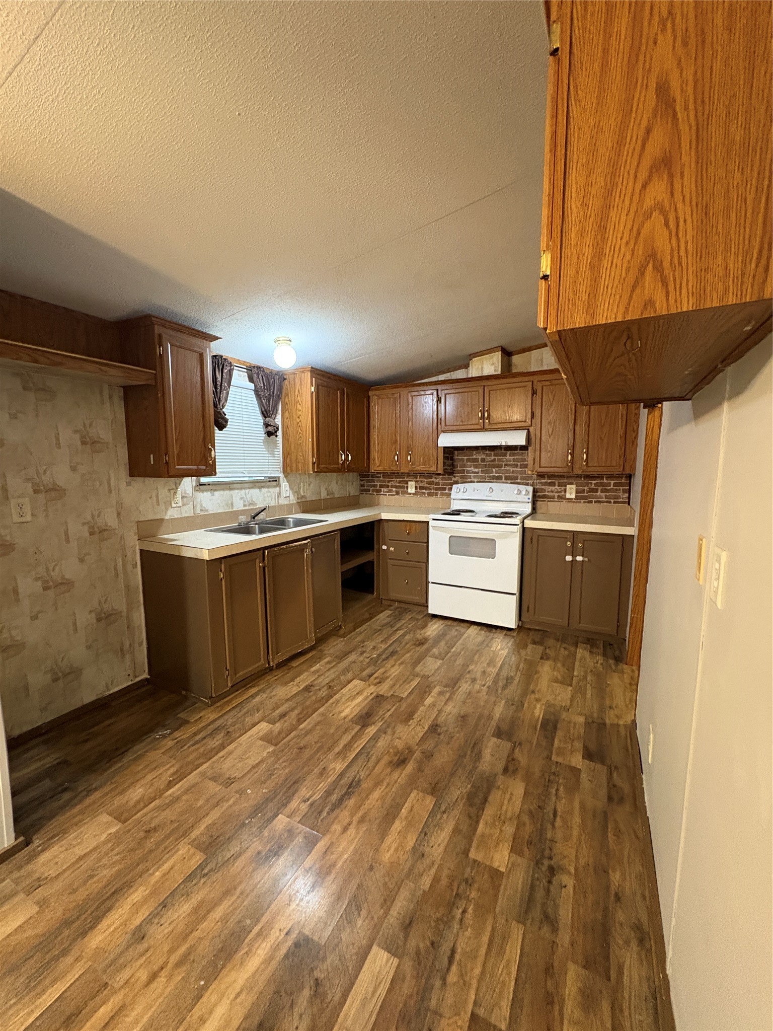 12619 Lazy Cove Drive Property Photo 10