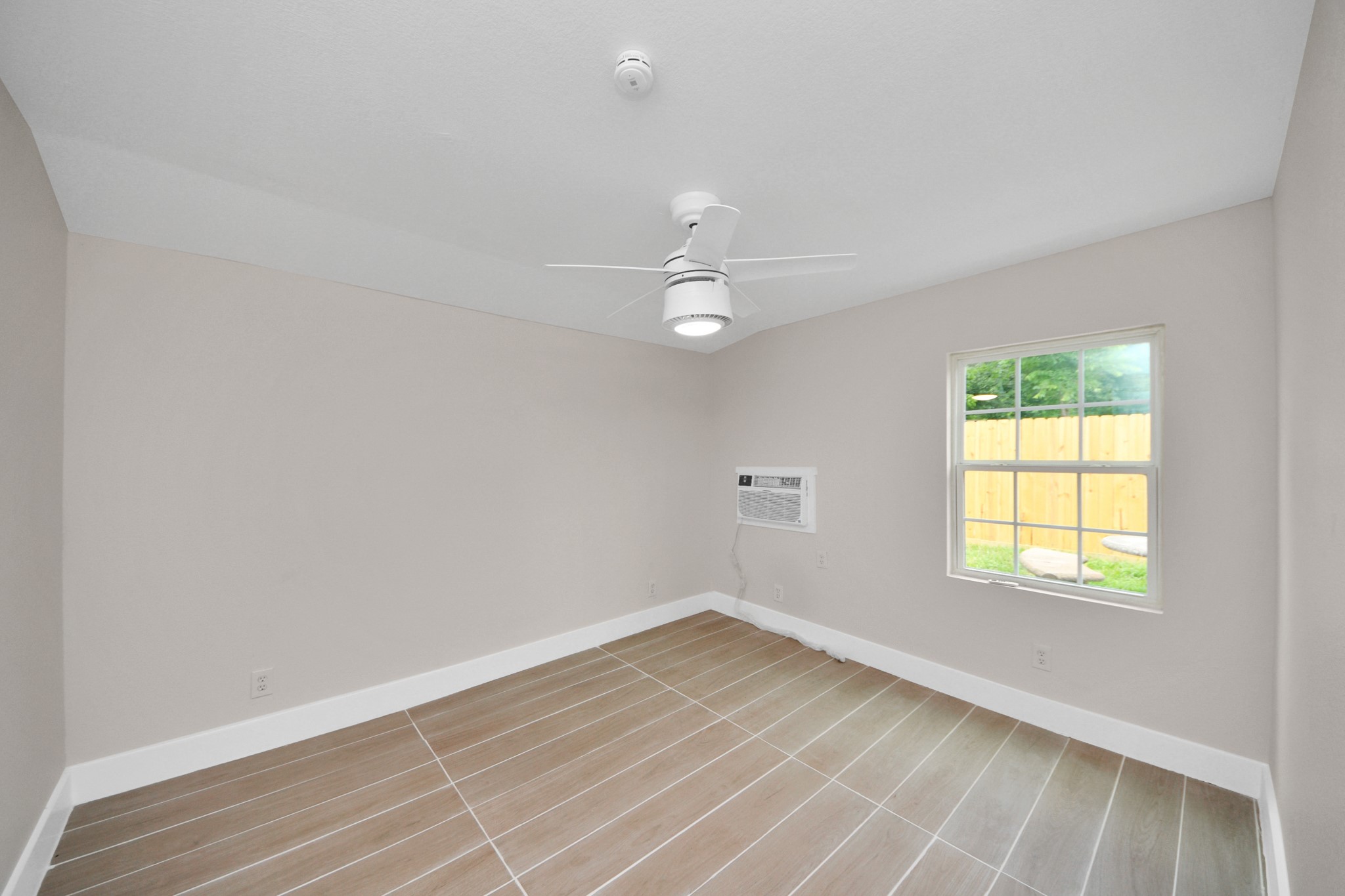 5903 Belneath Street B Property Photo 9