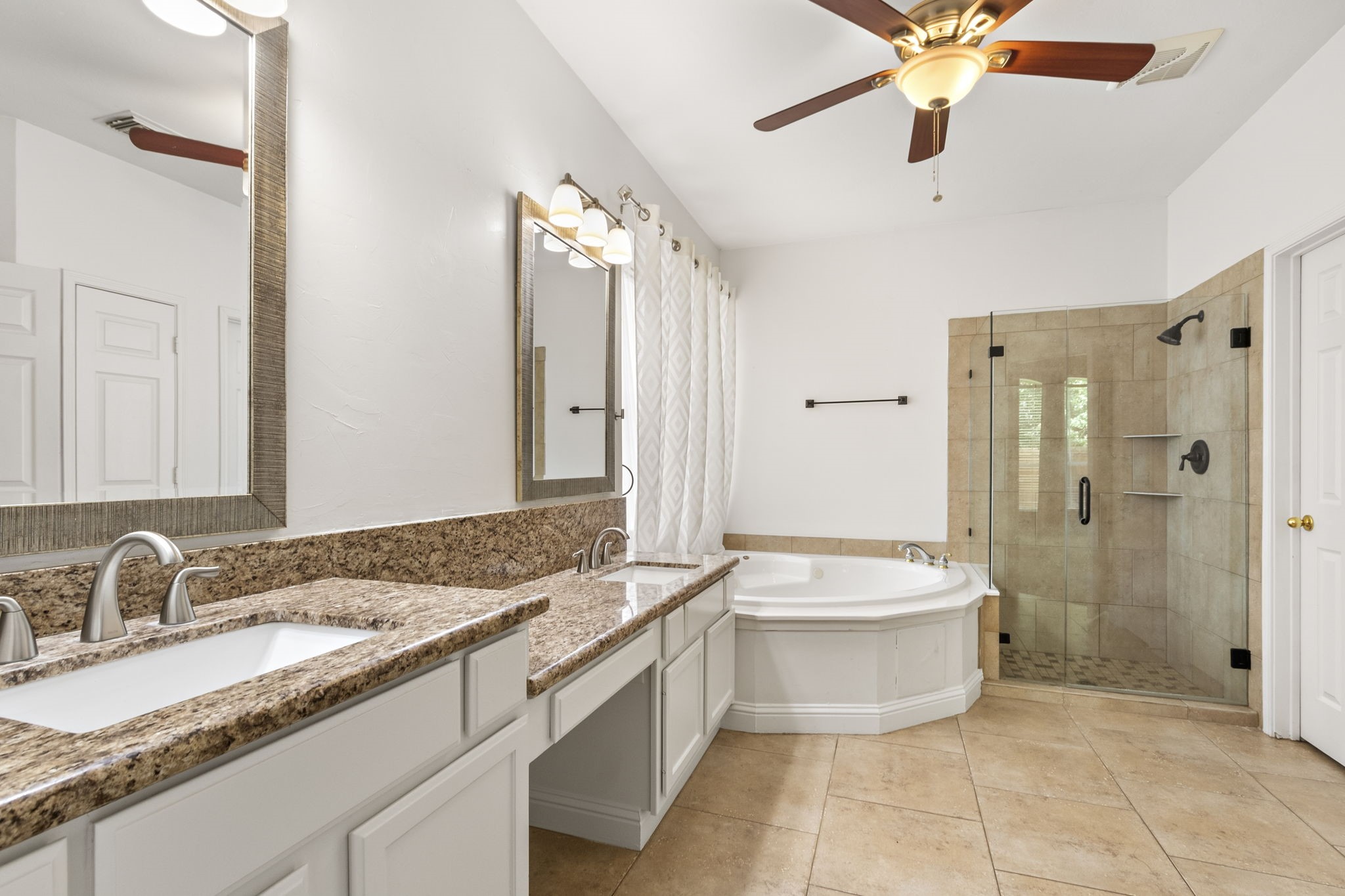 13614 Cardinal Cove Court Property Photo 22