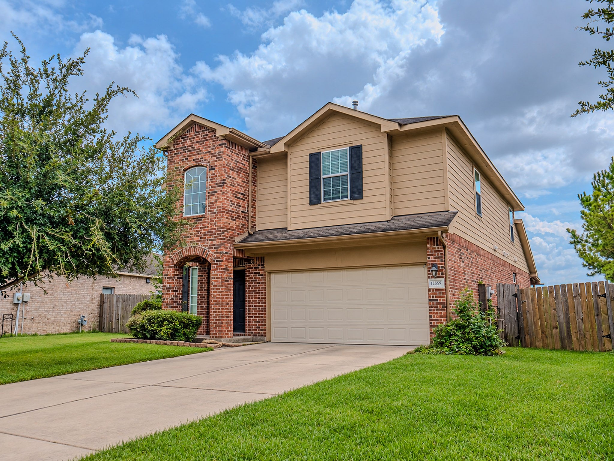 12559 Colony Hill Lane Property Photo 1