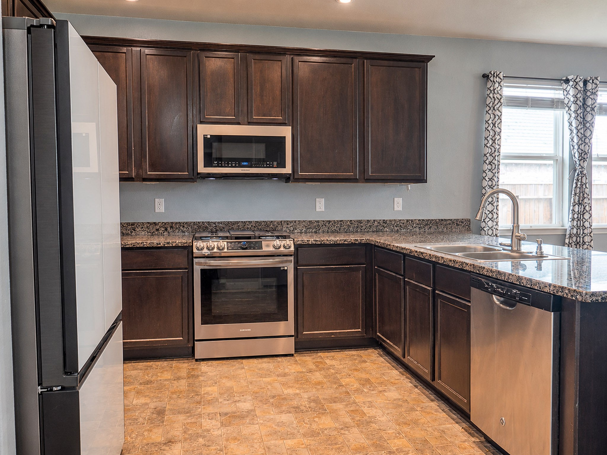 12559 Colony Hill Lane Property Photo 4