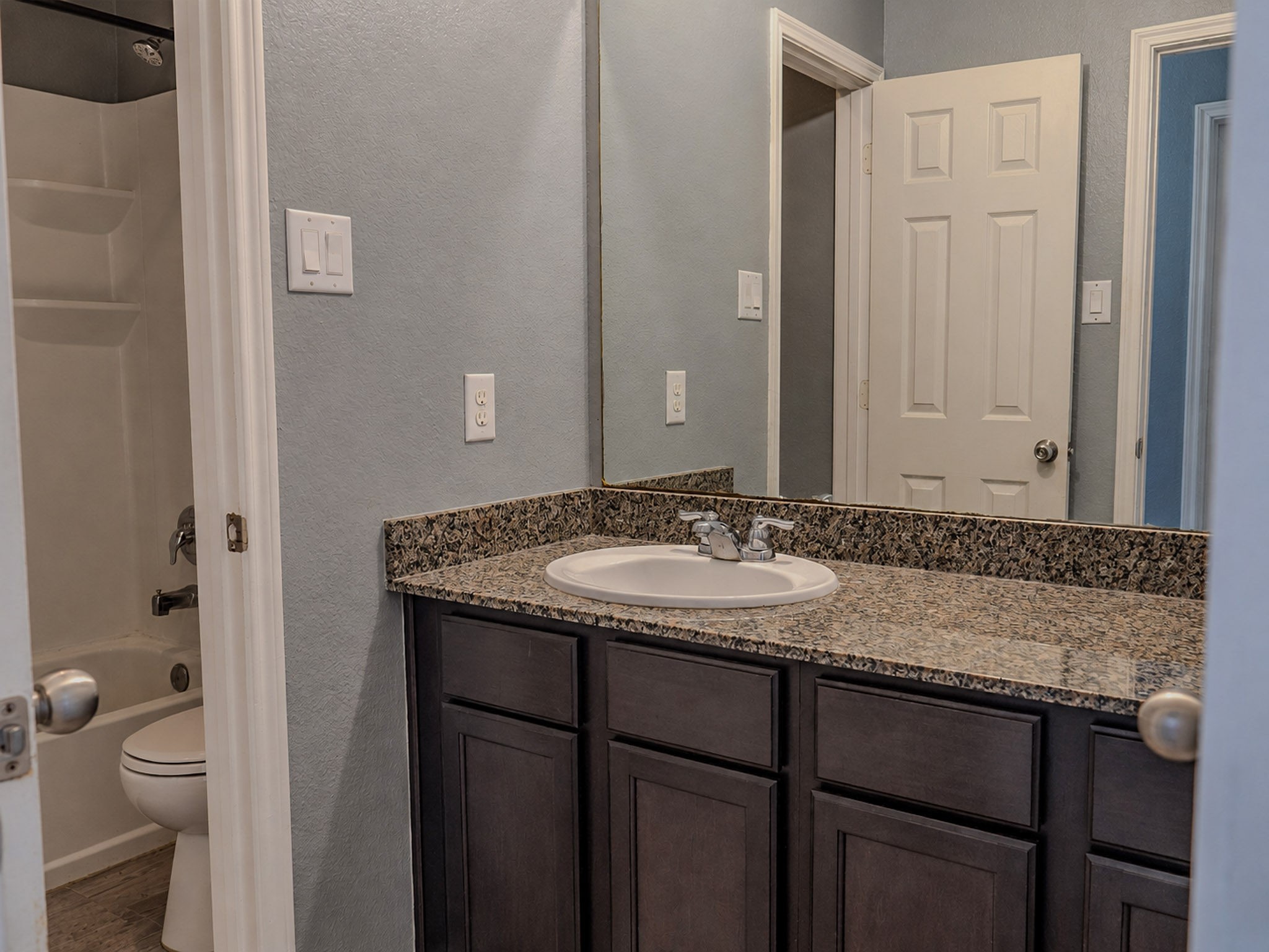 12559 Colony Hill Lane Property Photo 9