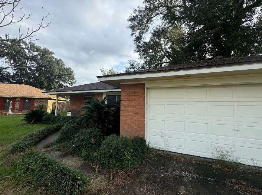 718 Westbury Street Property Photo 2
