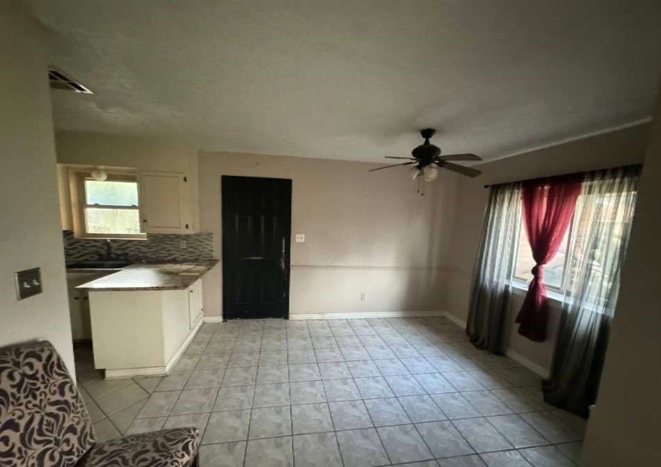718 Westbury Street Property Photo 4