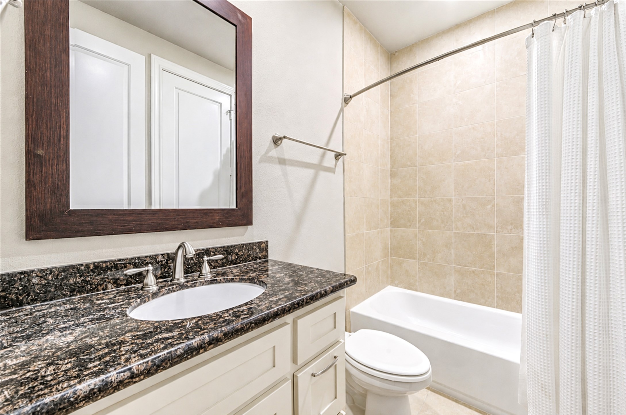 5826 Darling Street Property Photo 11